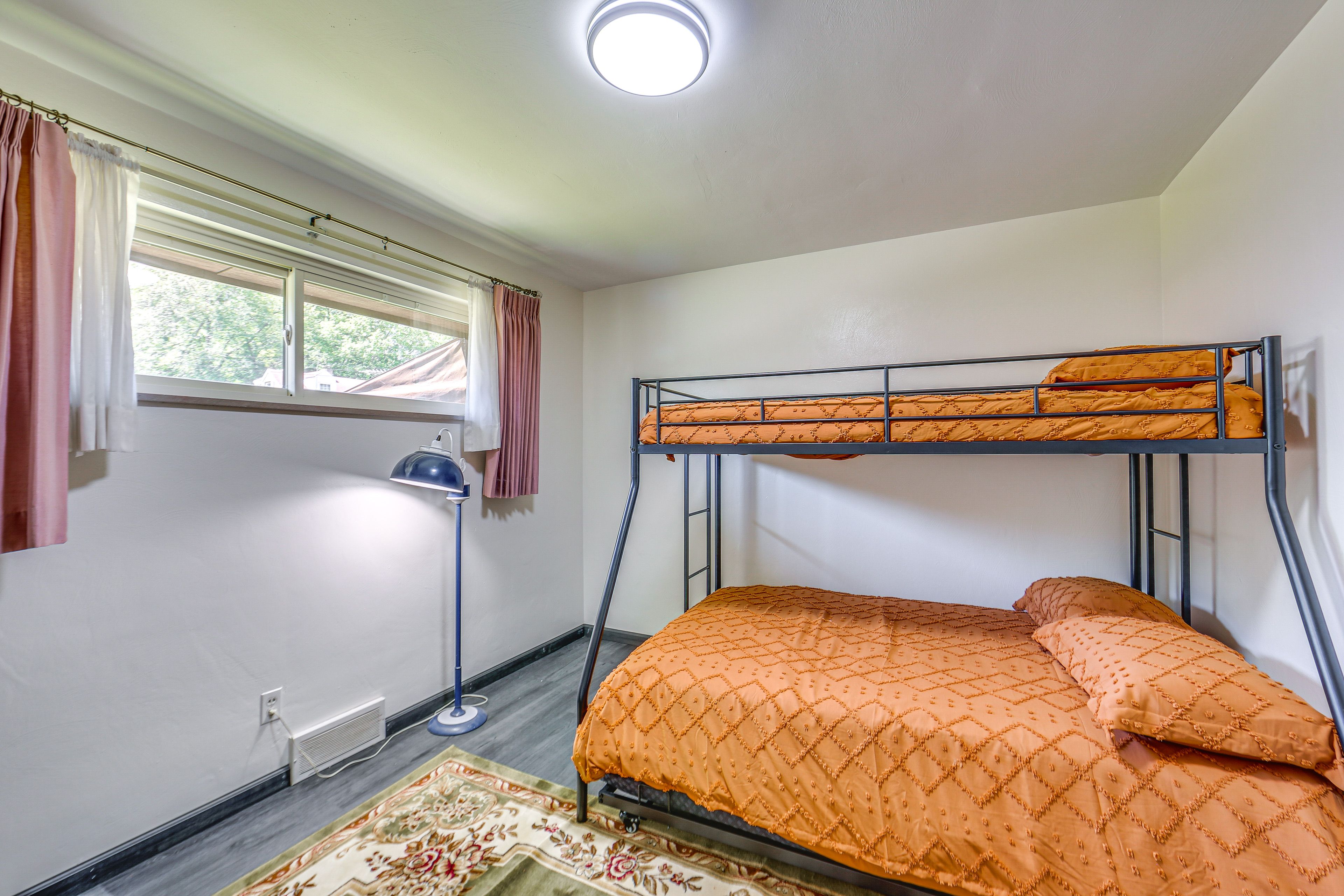 Bedroom 4 | Twin/Full Bunk Bed w/ Twin Trundle