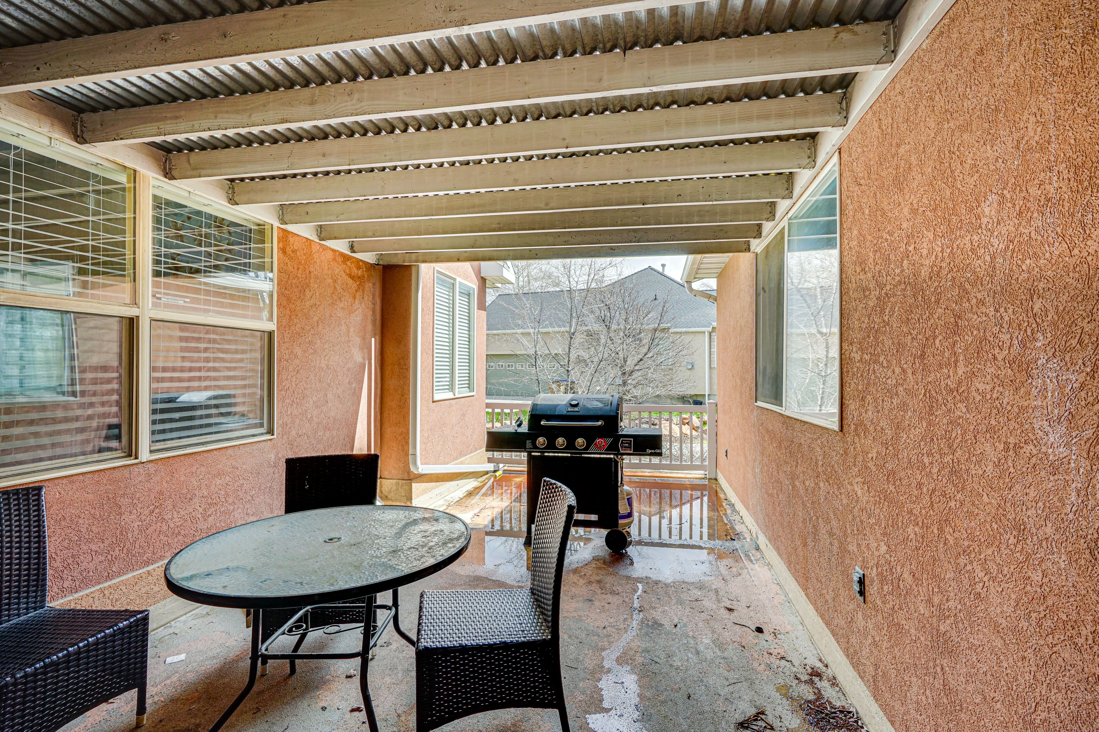 Private Patio | Gas Grill | Outdoor Dining Area