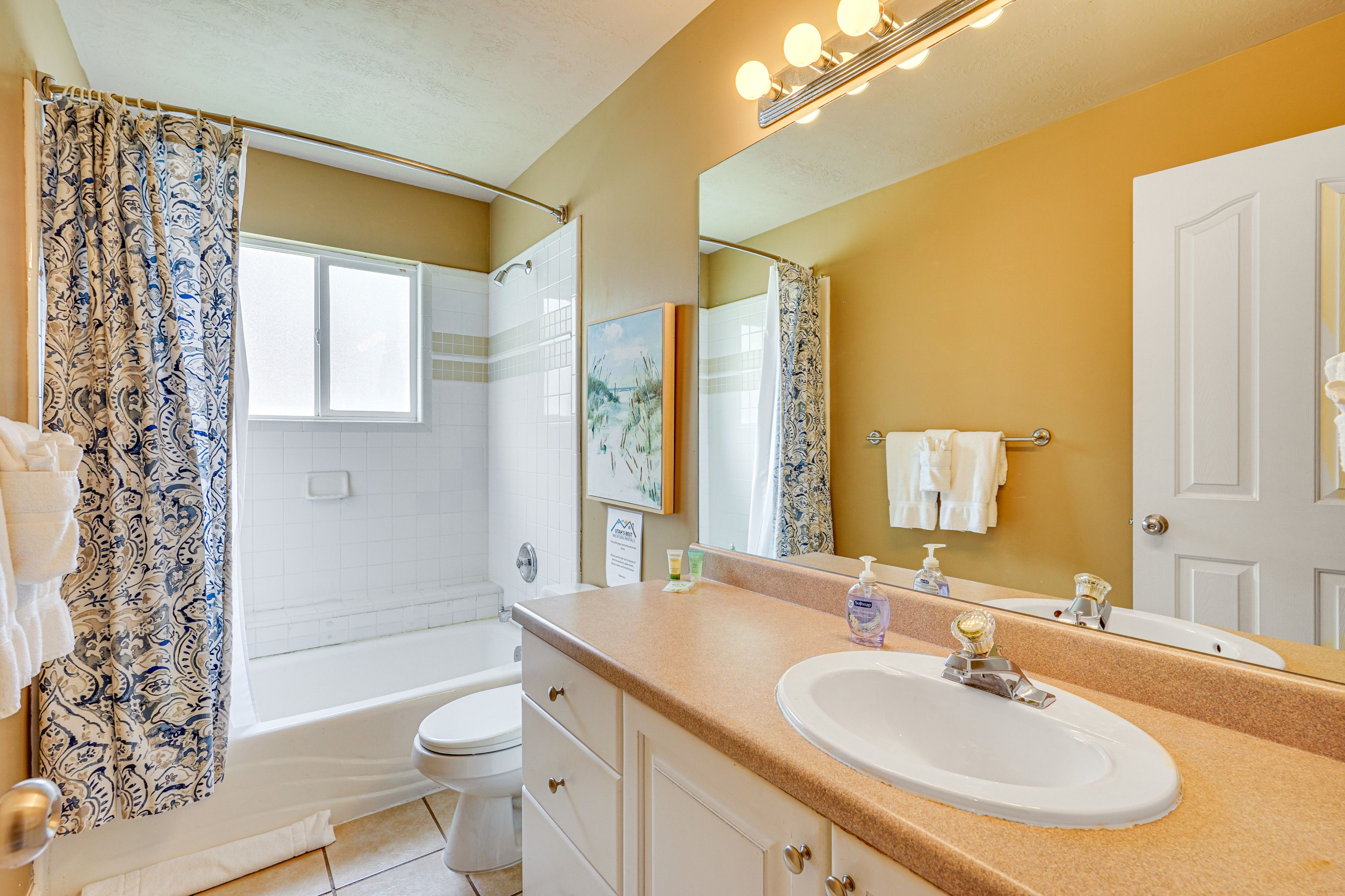 Bathroom | 1st Floor