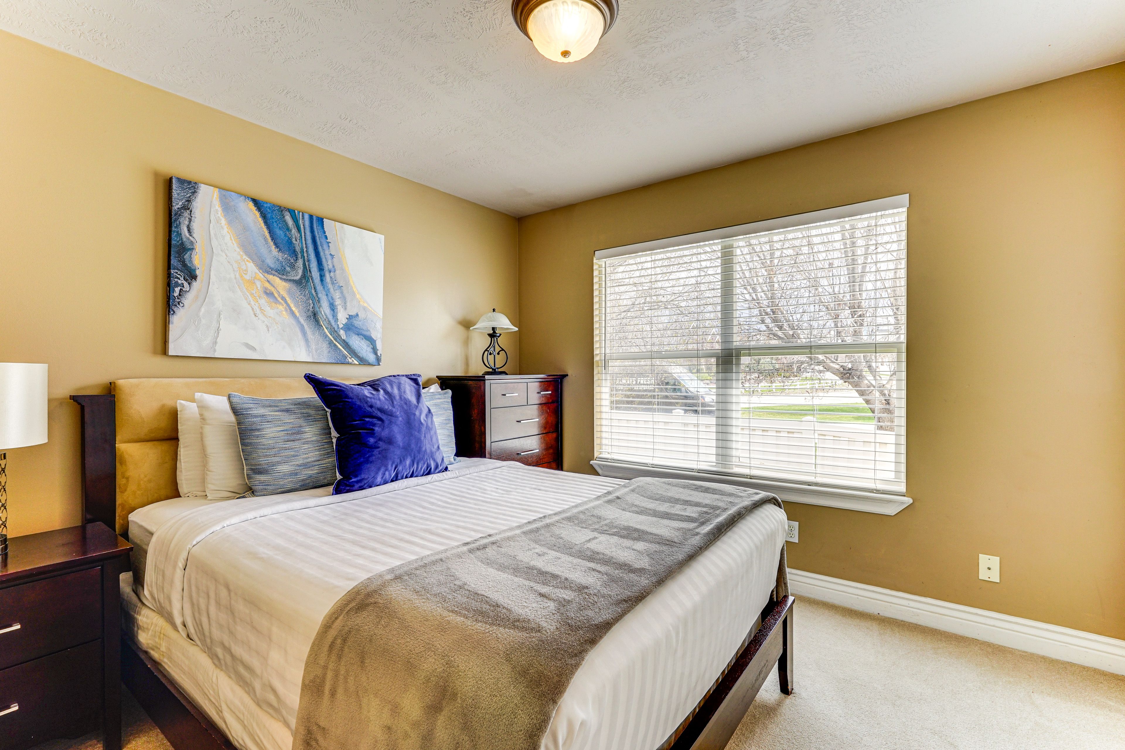 Bedroom 2 | Queen Bed | 1st Floor