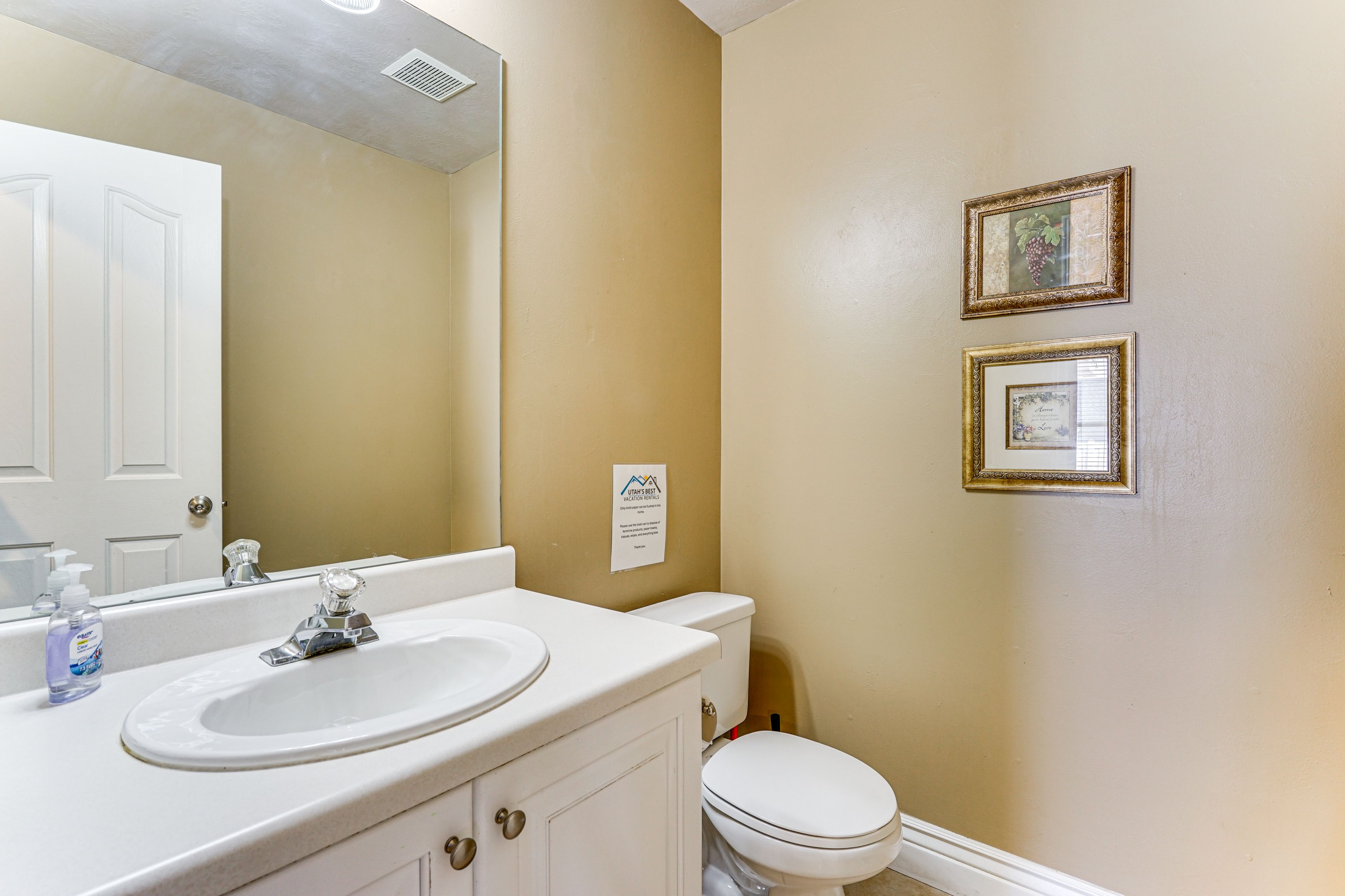 Half Bathroom | 1st Floor