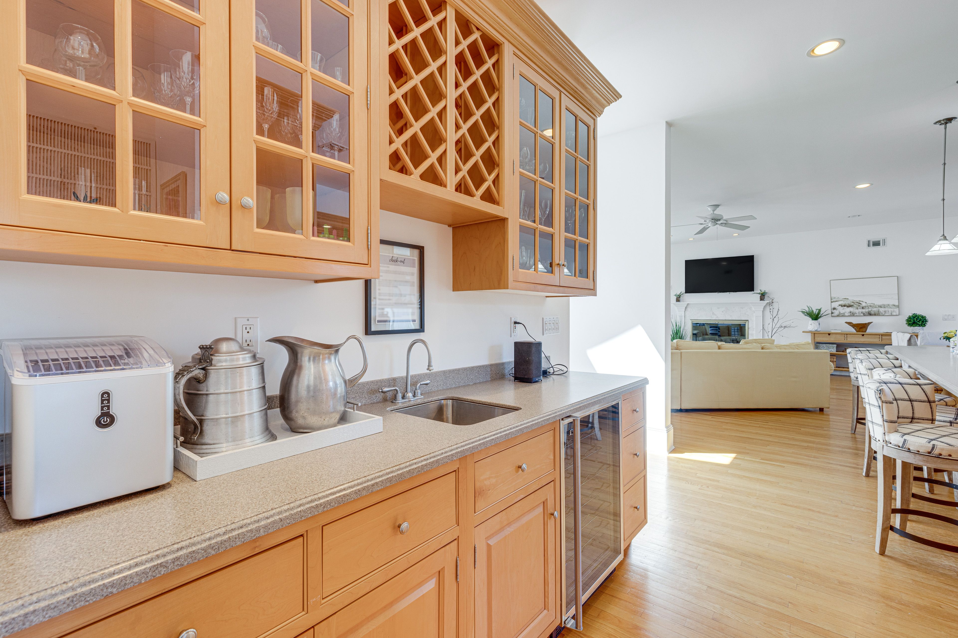 Wet Bar | Main Level