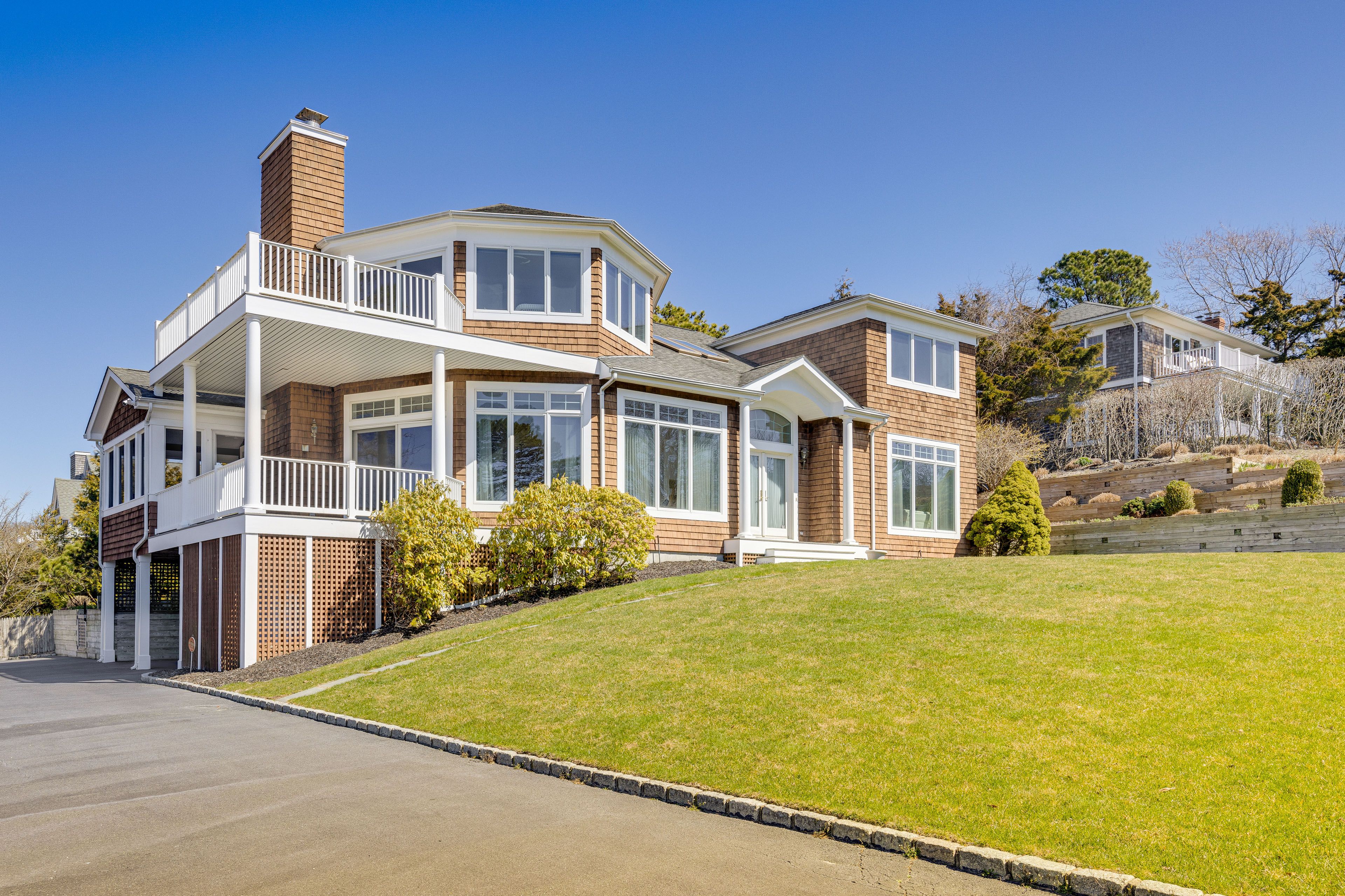 Exterior | Driveway (2 Vehicles) | Garage (2 Vehicles)
