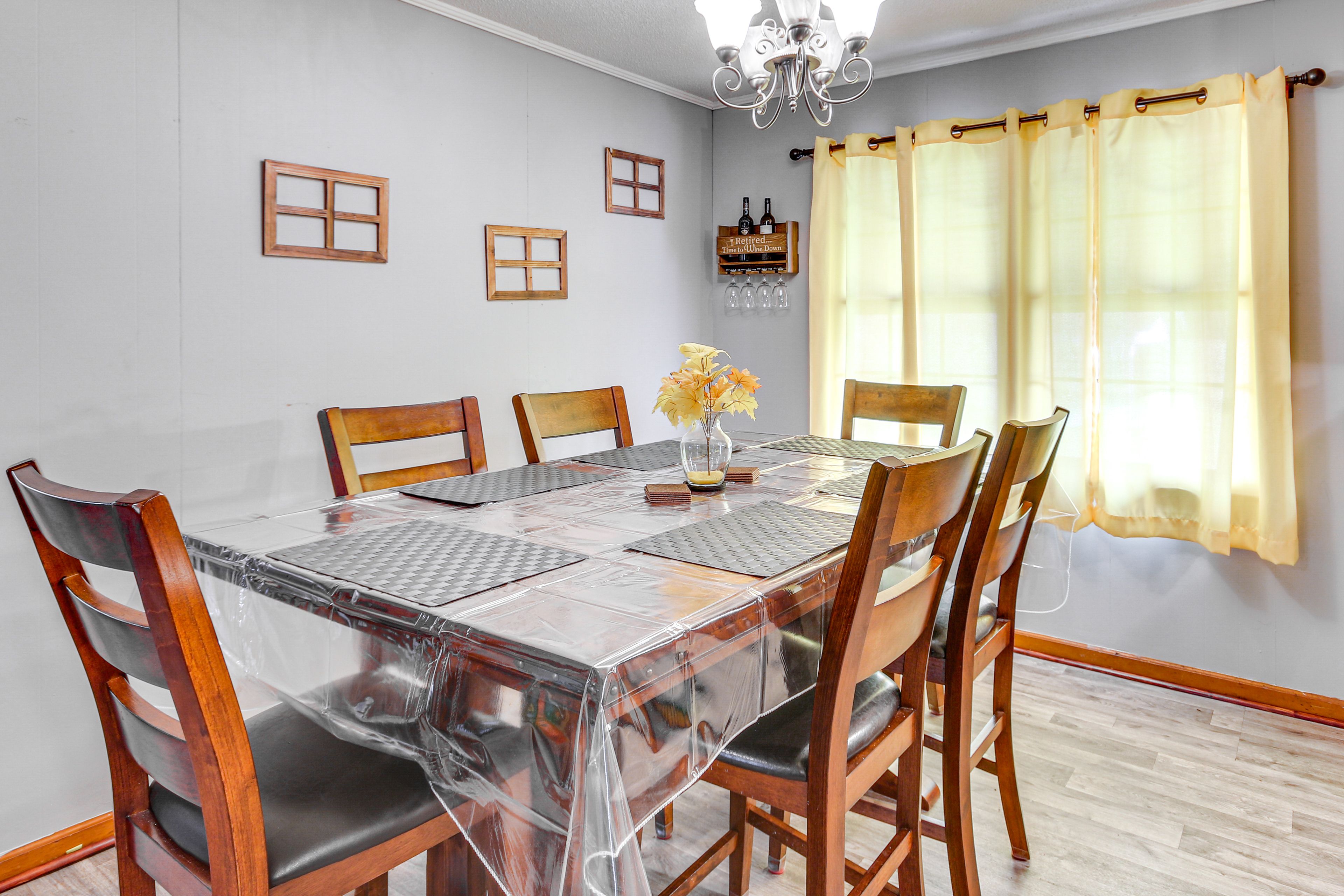 Dining Area | Central Heat & A/C