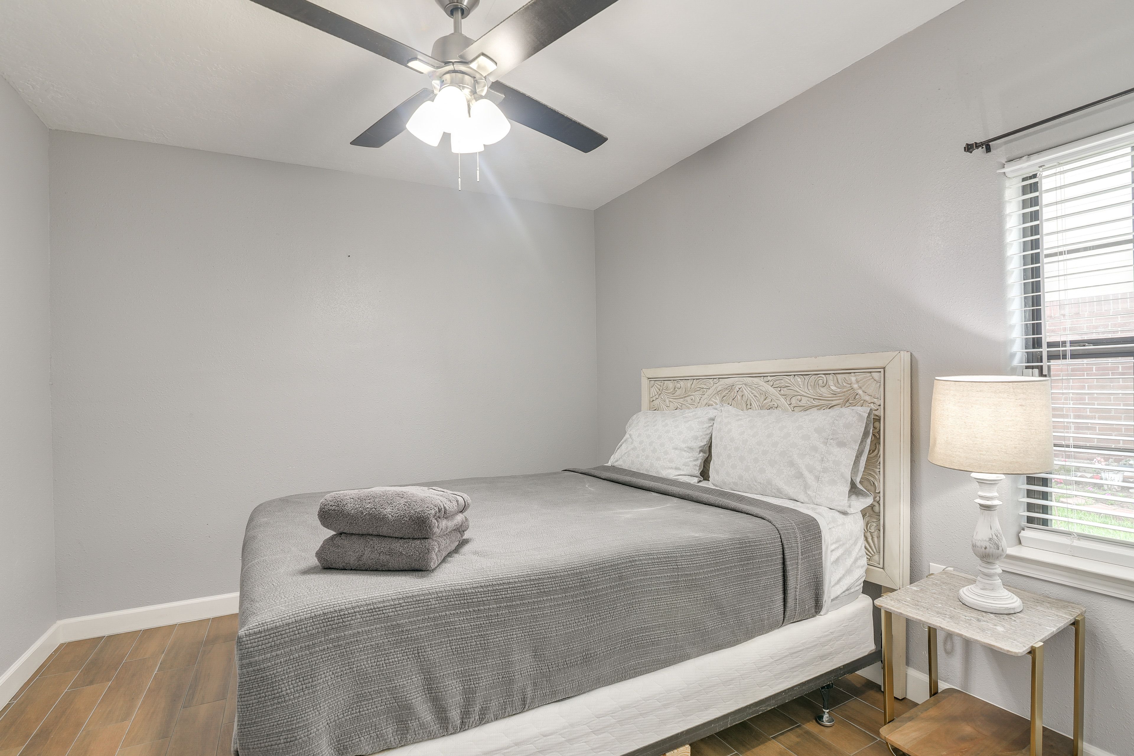 Bedroom 3 | Queen Bed