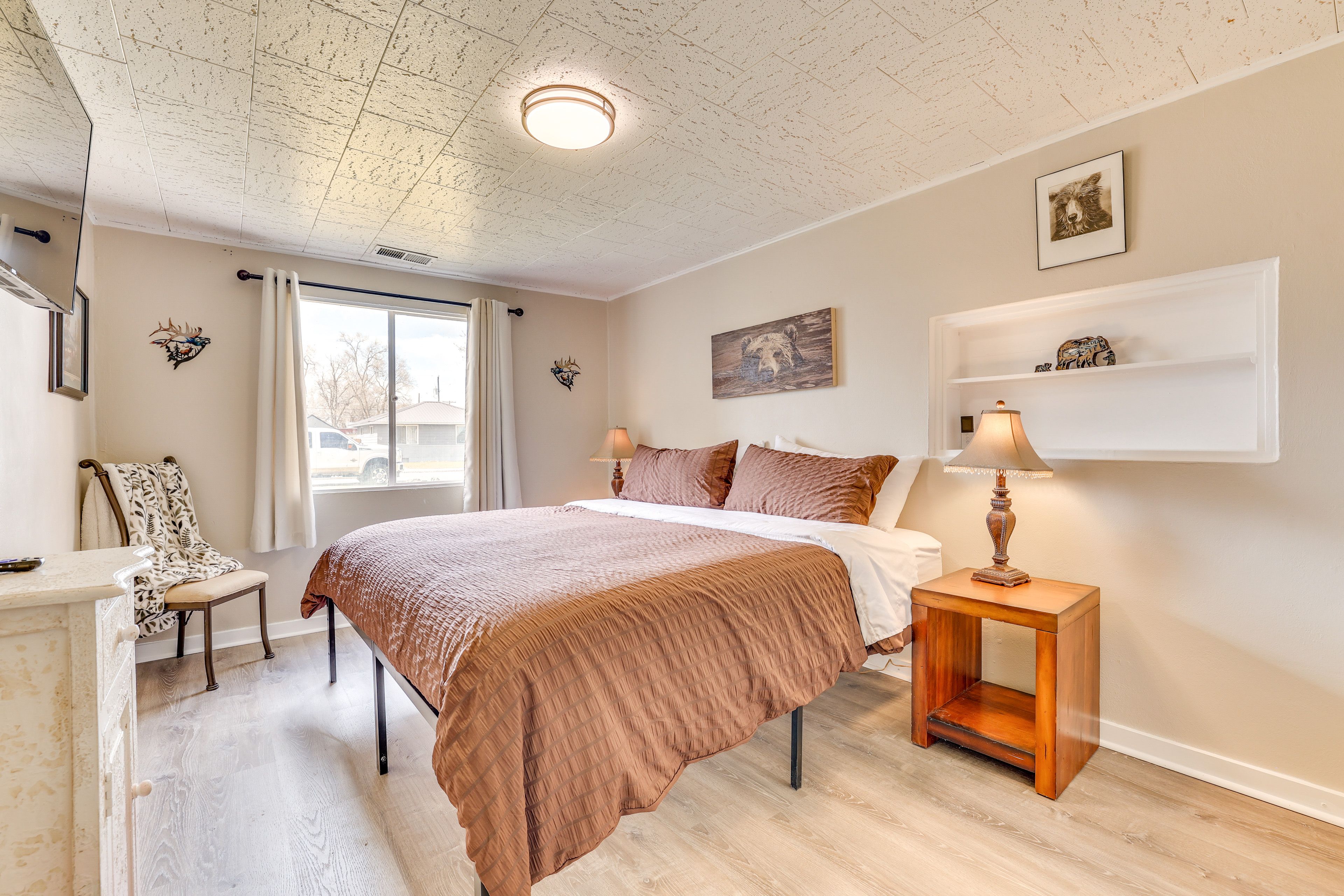Bedroom 2 | King Bed | Smart TV | Main Level
