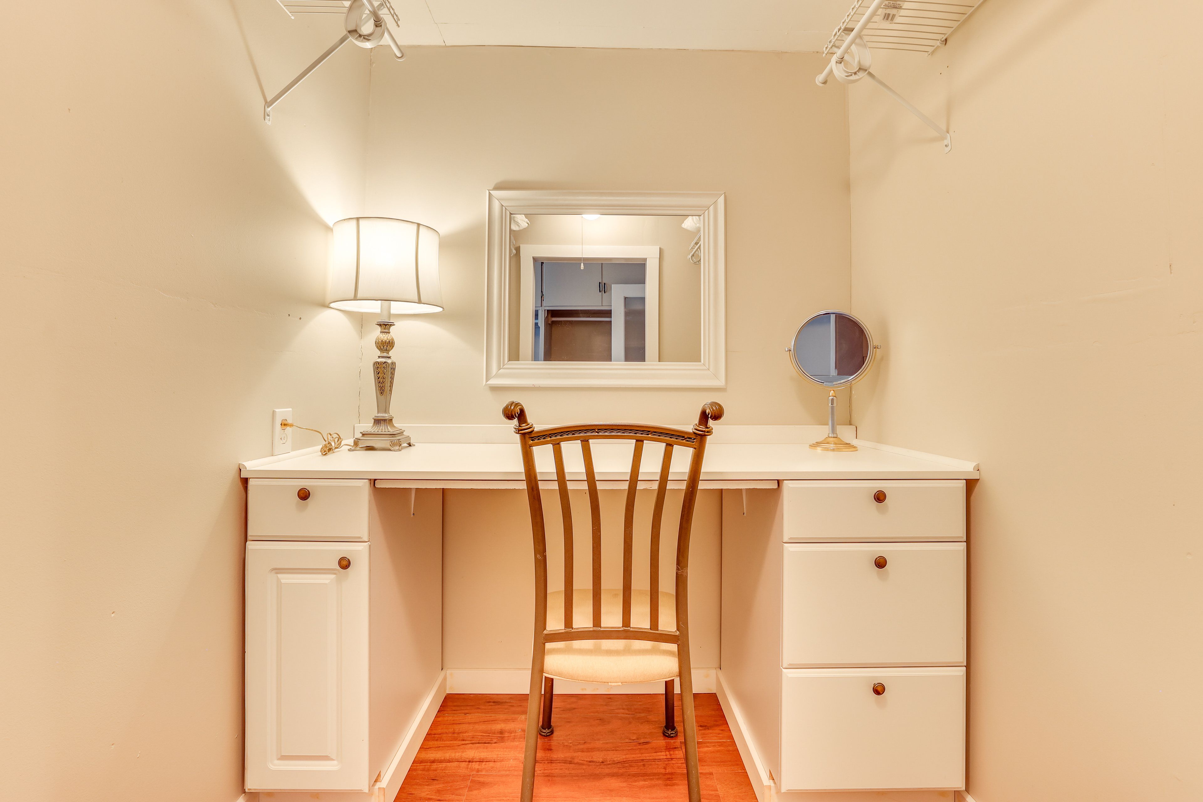 Vanity | Main Level