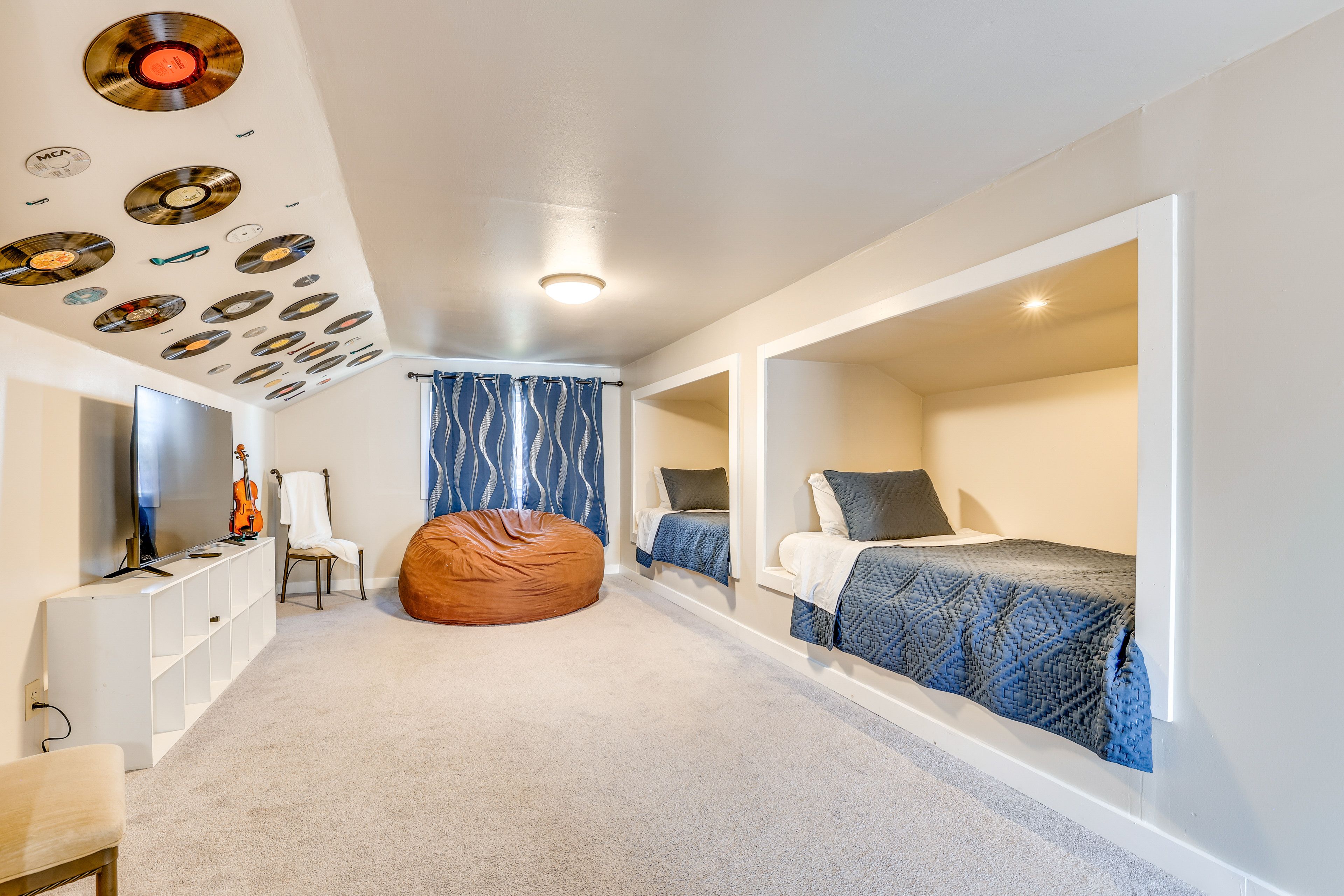 Bedroom 3 | 2 Twin Beds | Upper Level