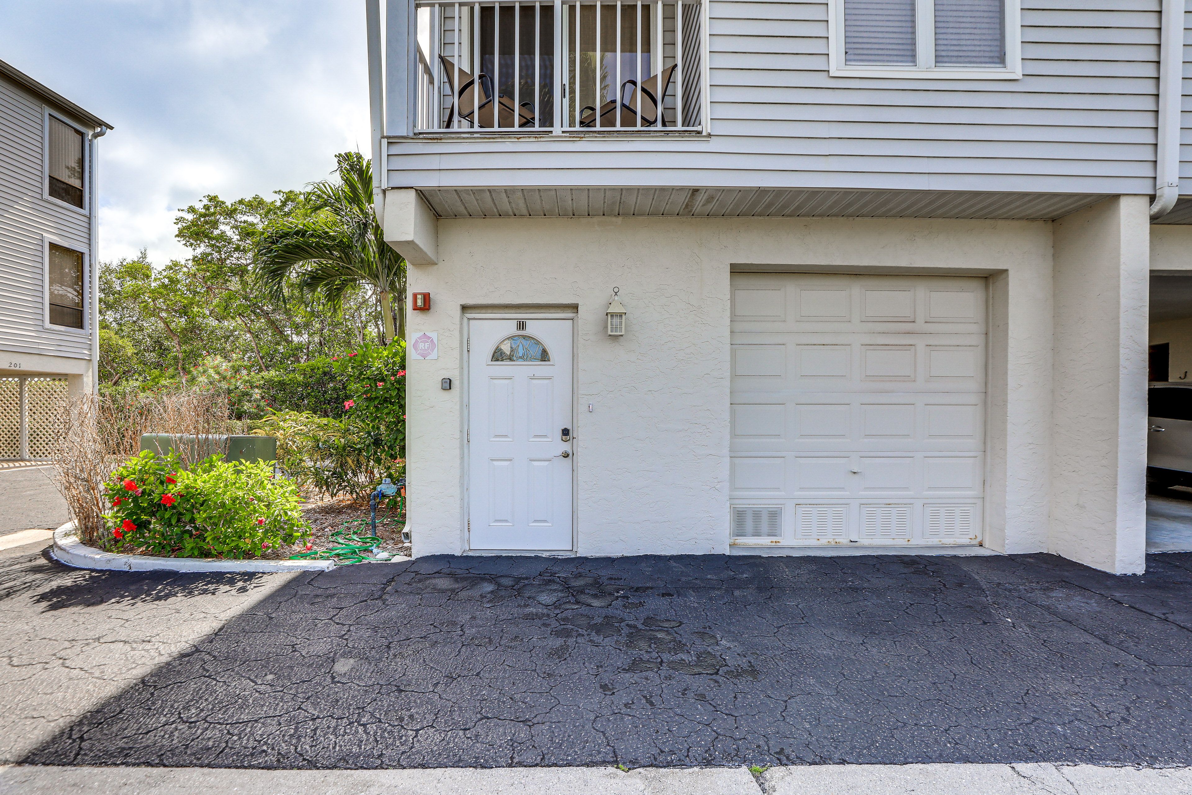 Parking | Garage (1 Vehicle) | Driveway (1 Vehicle)