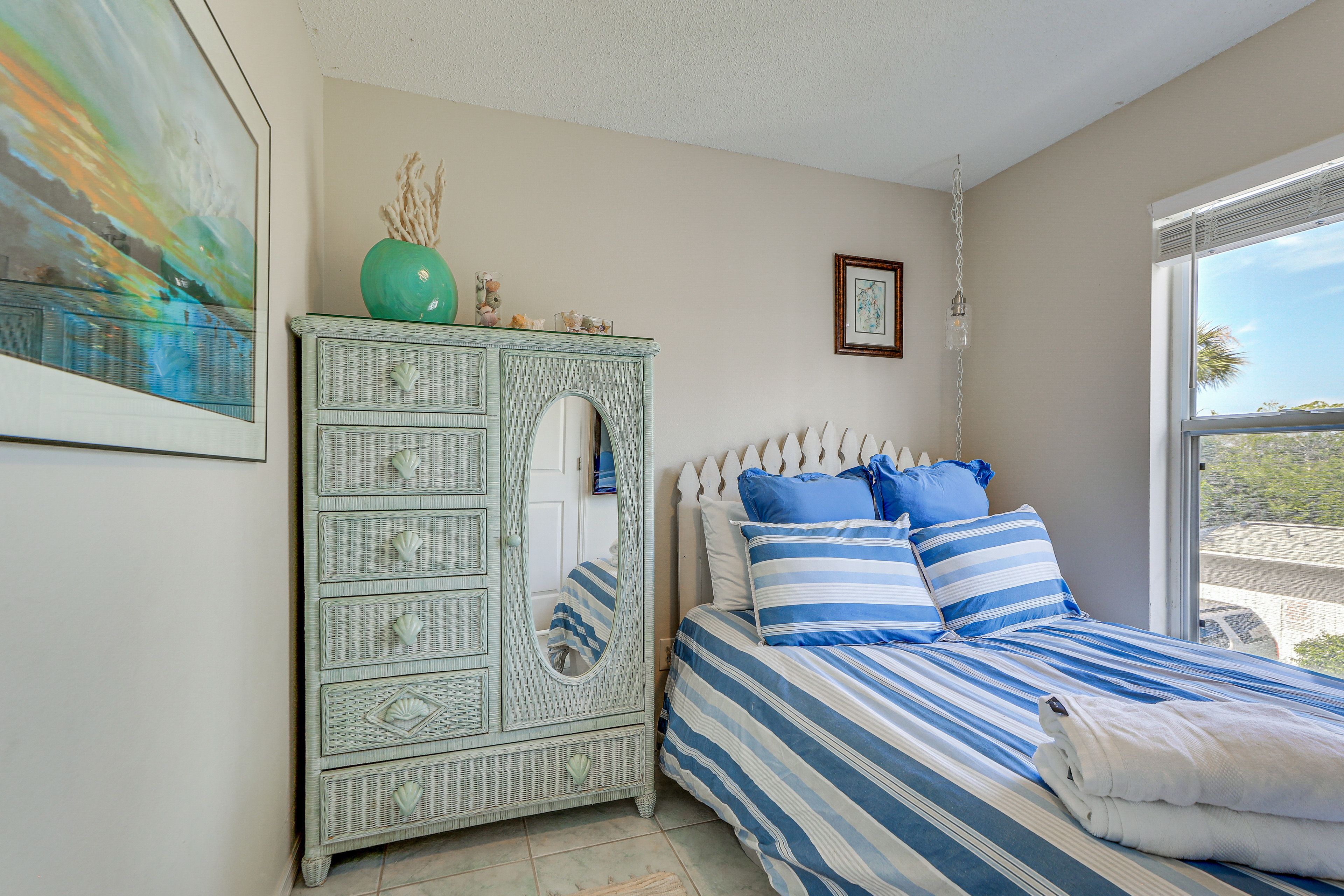 Bedroom 3 | Full Bed | Smart TV | Main Level