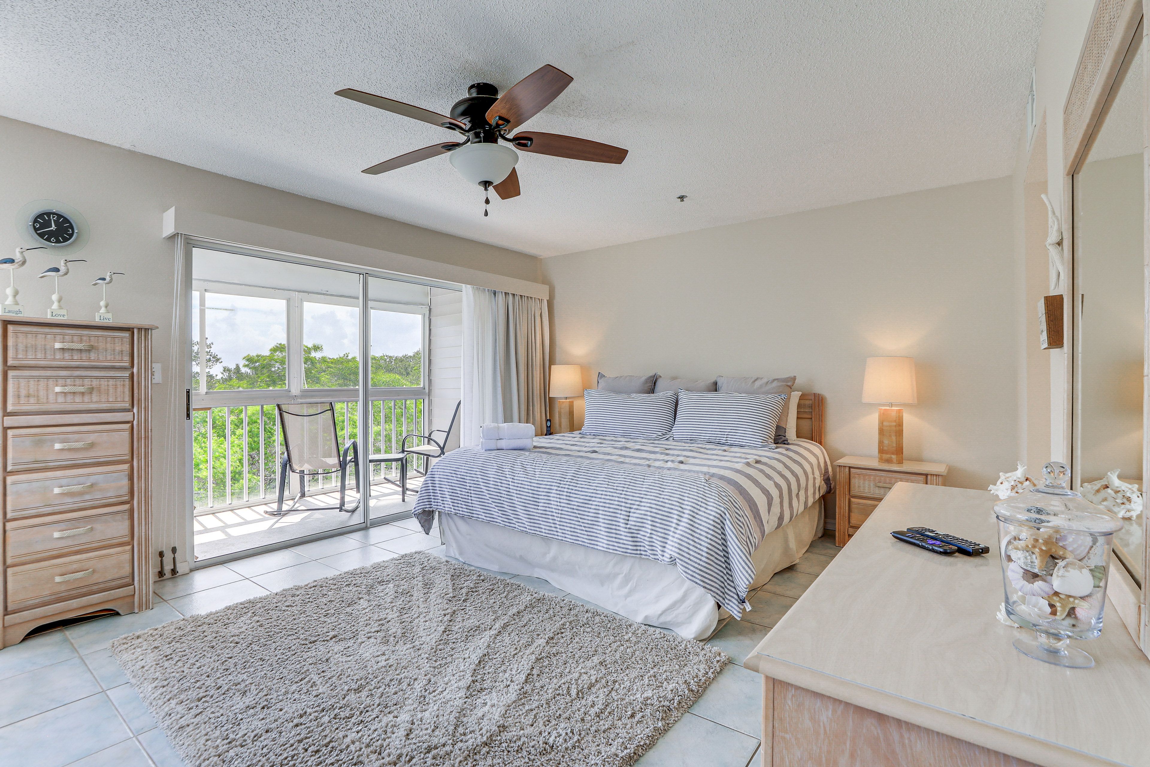 Bedroom 1 | King Bed | Linens Provided | En-Suite Bathroom | Upper Level