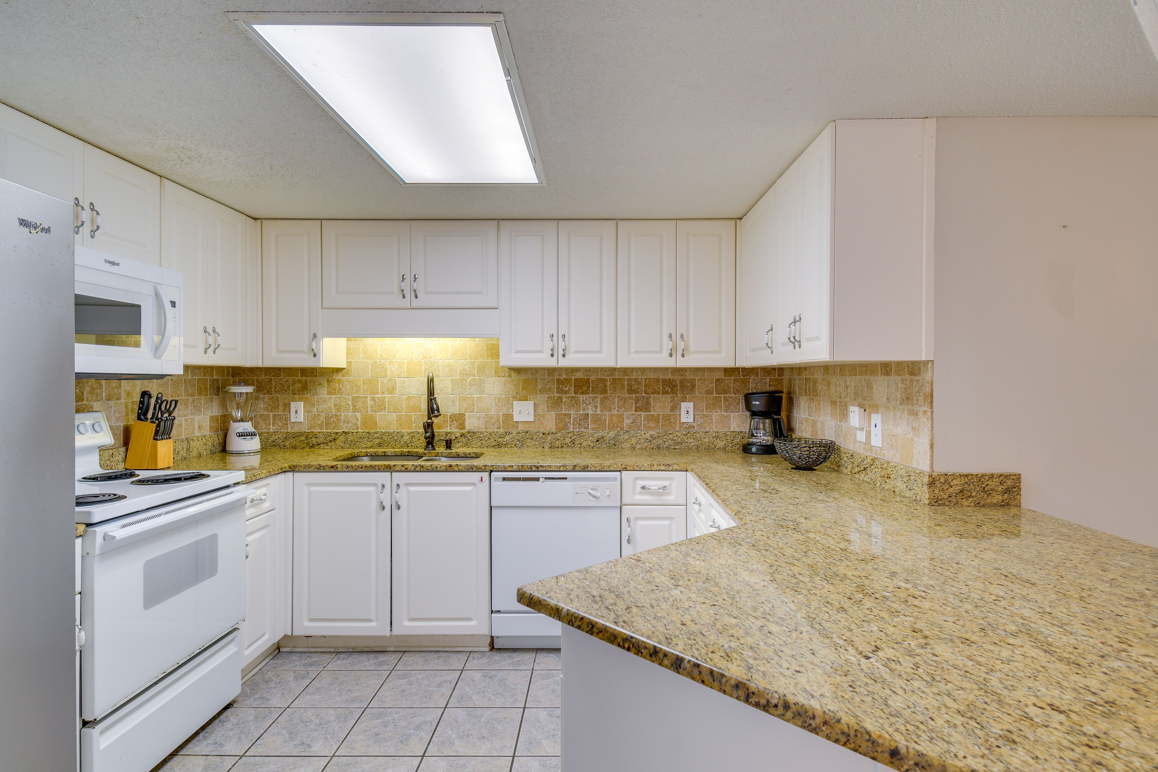 Kitchen | Dishwasher | Drip Coffee Maker