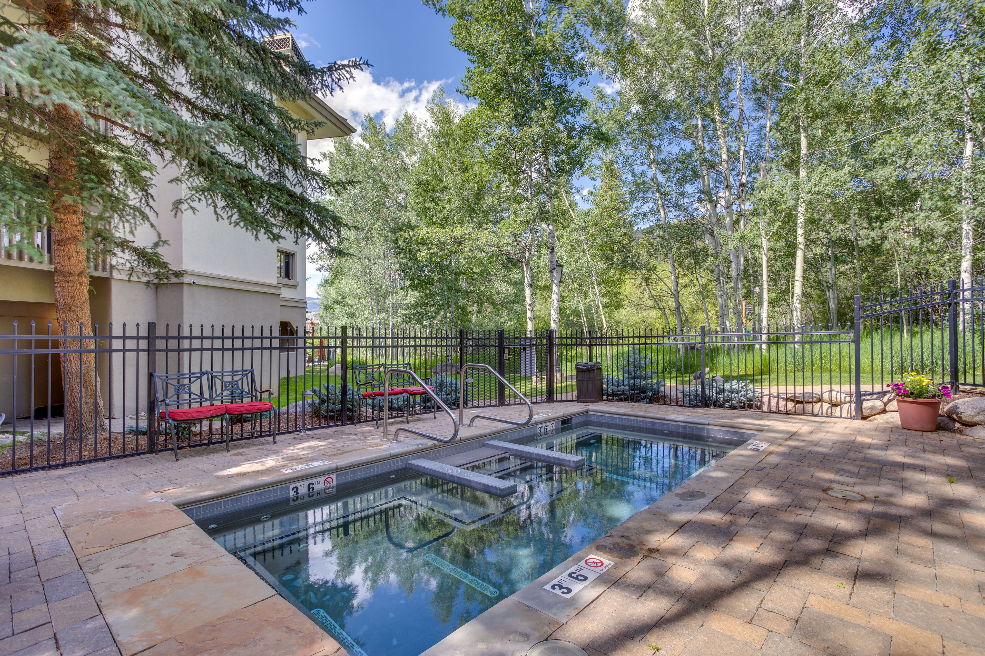 Townsend Place | Community Amenities | Hot Tub | Walking Trails