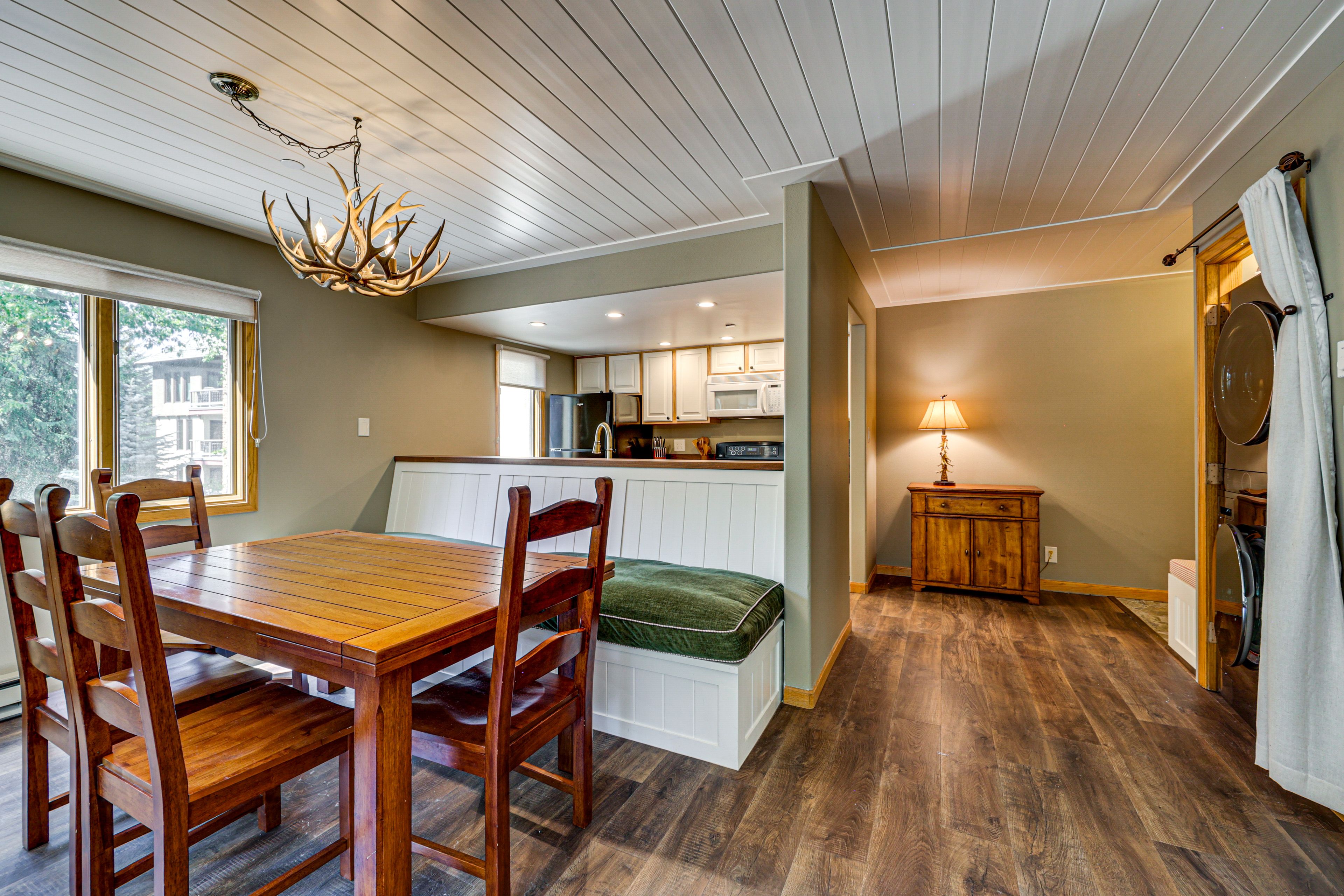 Dining Area | Dishes & Flatware Provided