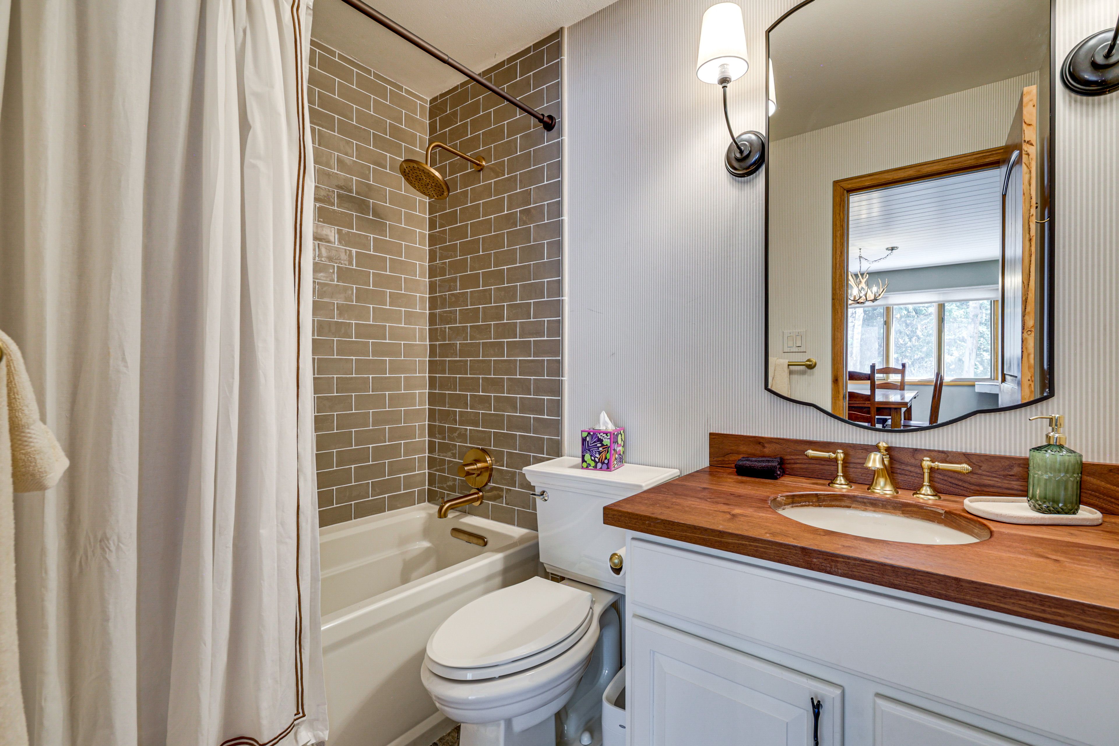 Full Bathroom