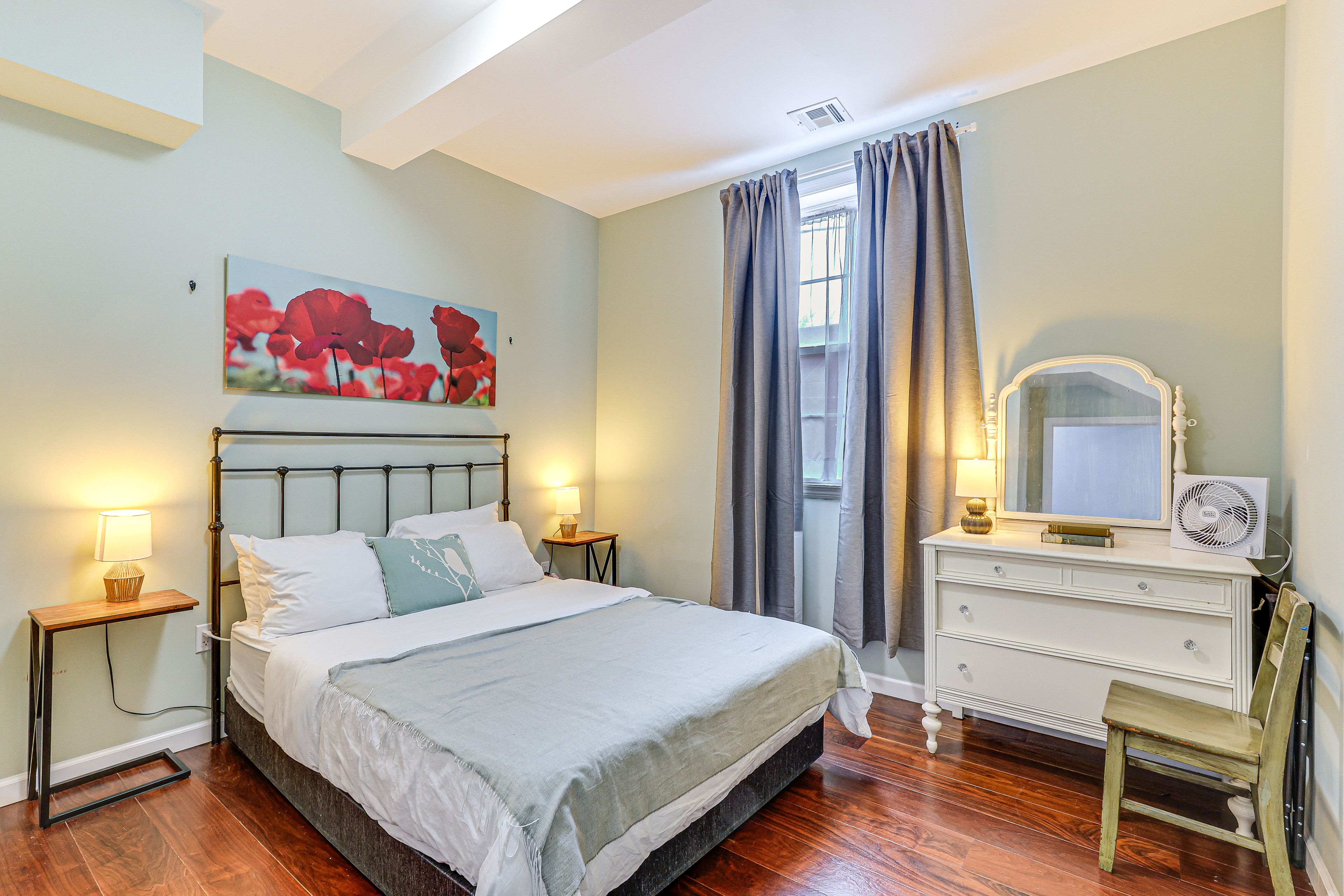 Bedroom 2 | Queen Bed