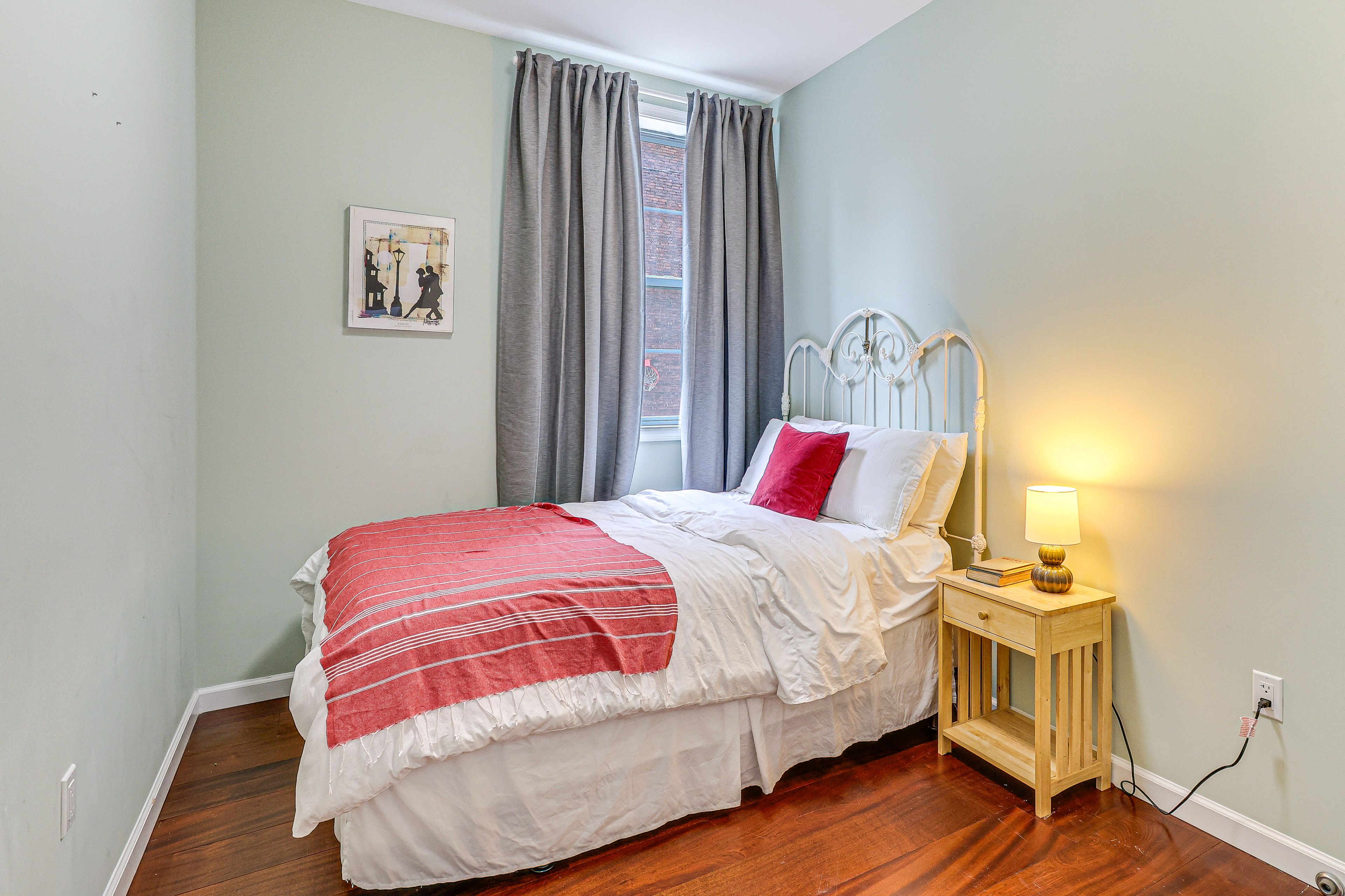 Bedroom 3 | Queen Bed