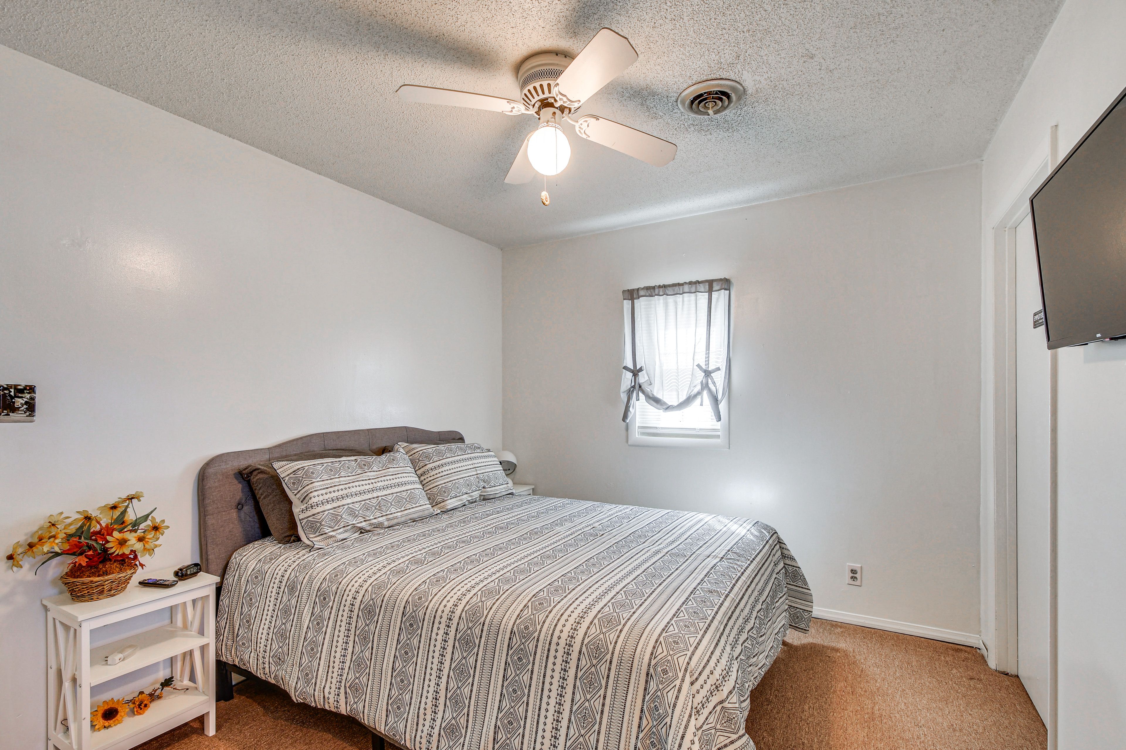 Bedroom 1 | Queen Bed | Linens Provided