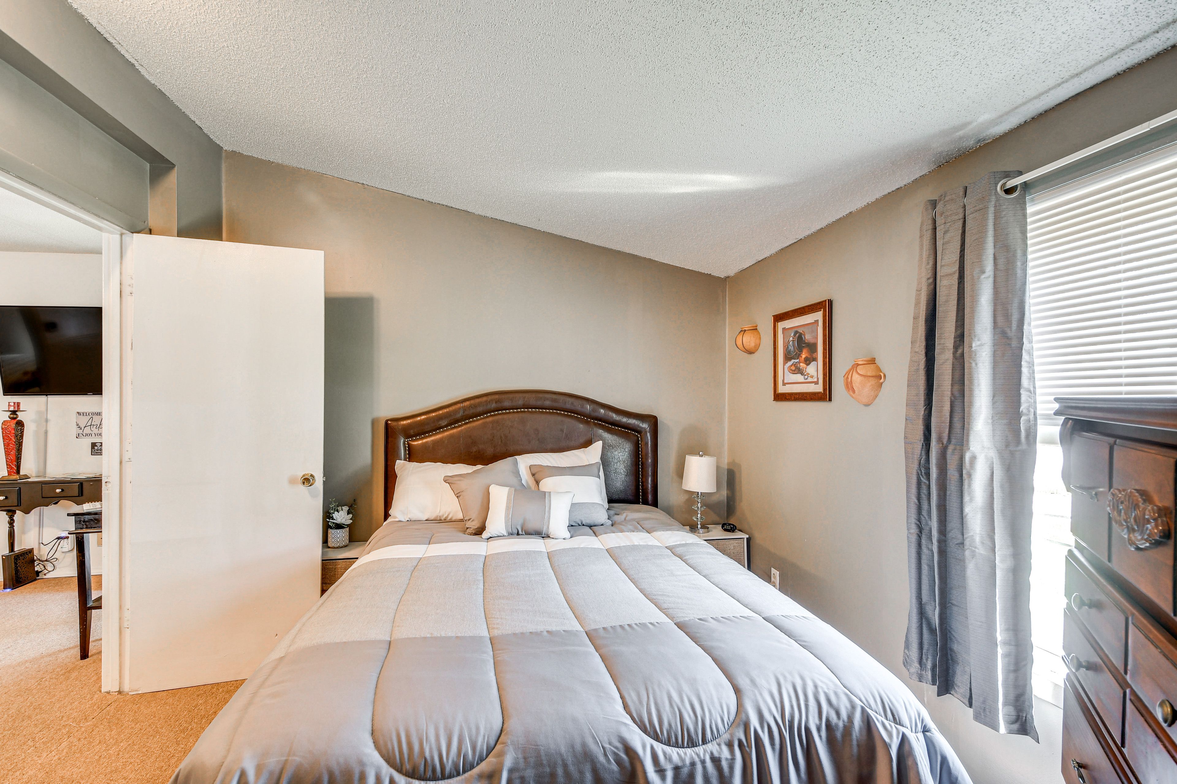 Bedroom 3 | Queen Bed