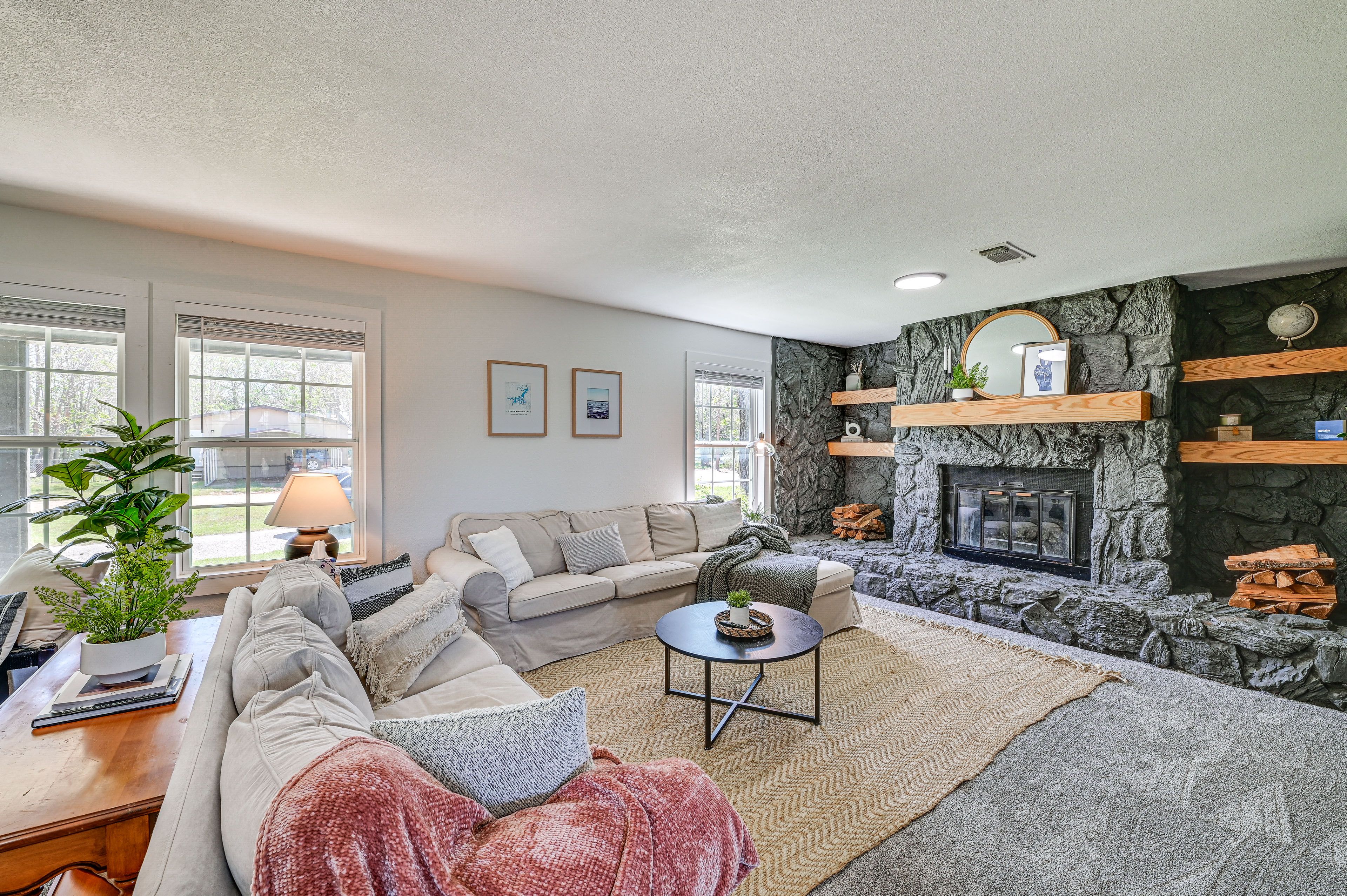 Graford Vacation Rental | 3BR | 2BA | 1,568 Sq Ft | 2 Steps to Enter