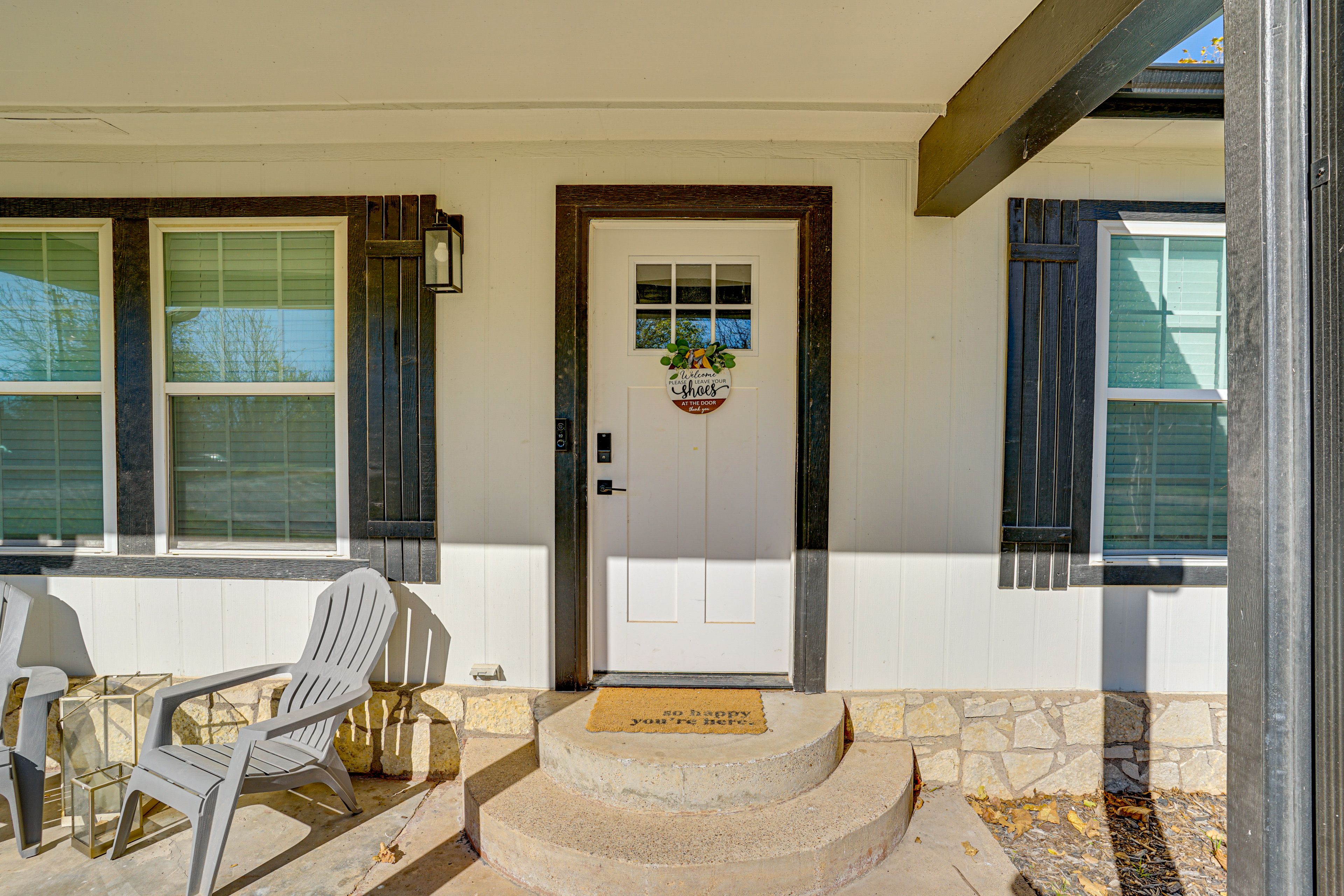 Front Entrance | Covered Porch