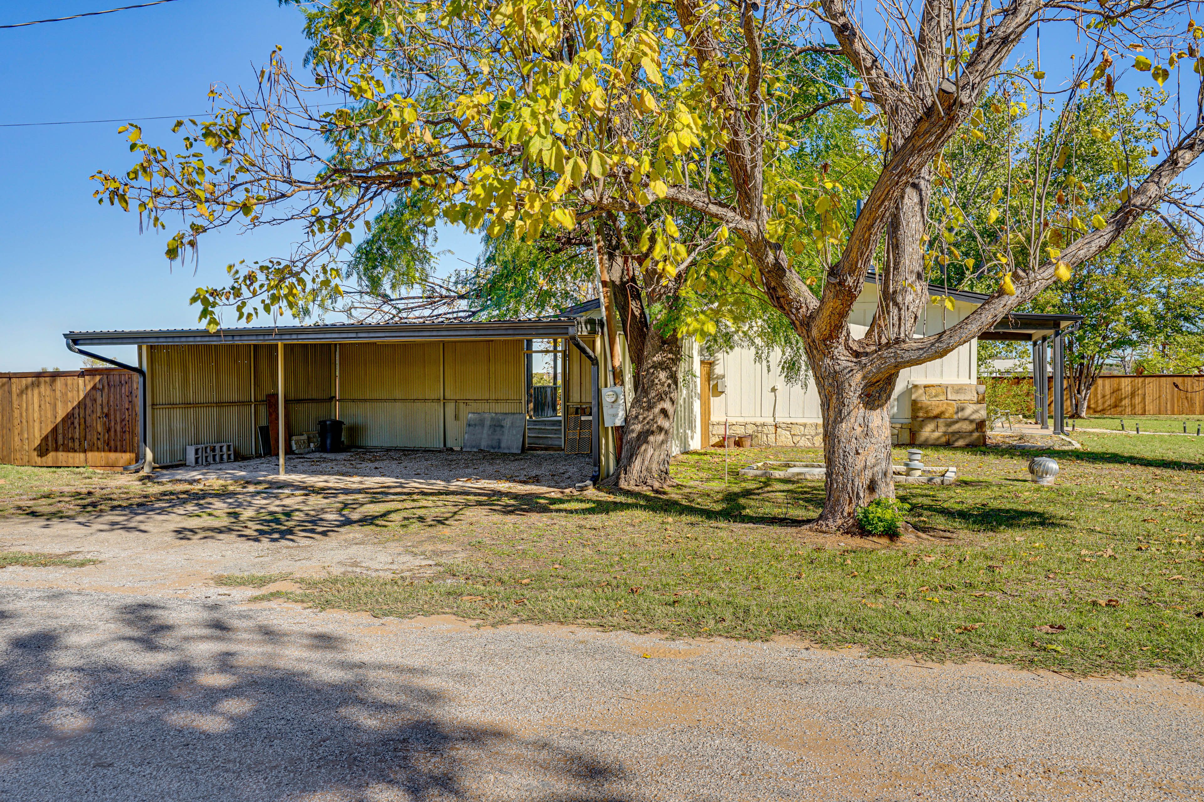 Parking | Carport (2 Vehicles) | Driveway (2 Vehicles)