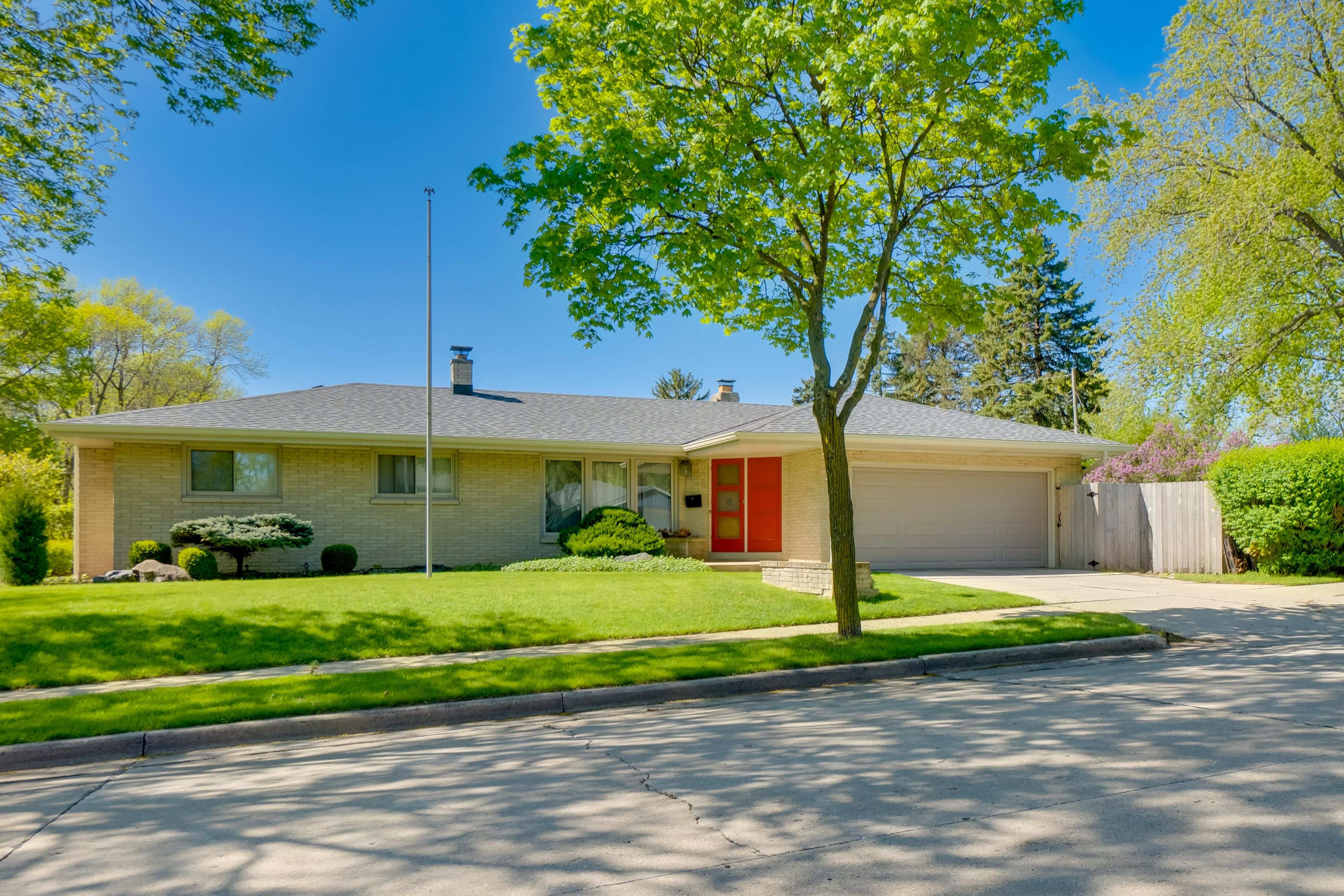 Parking | Shared Driveway (1 Vehicle)