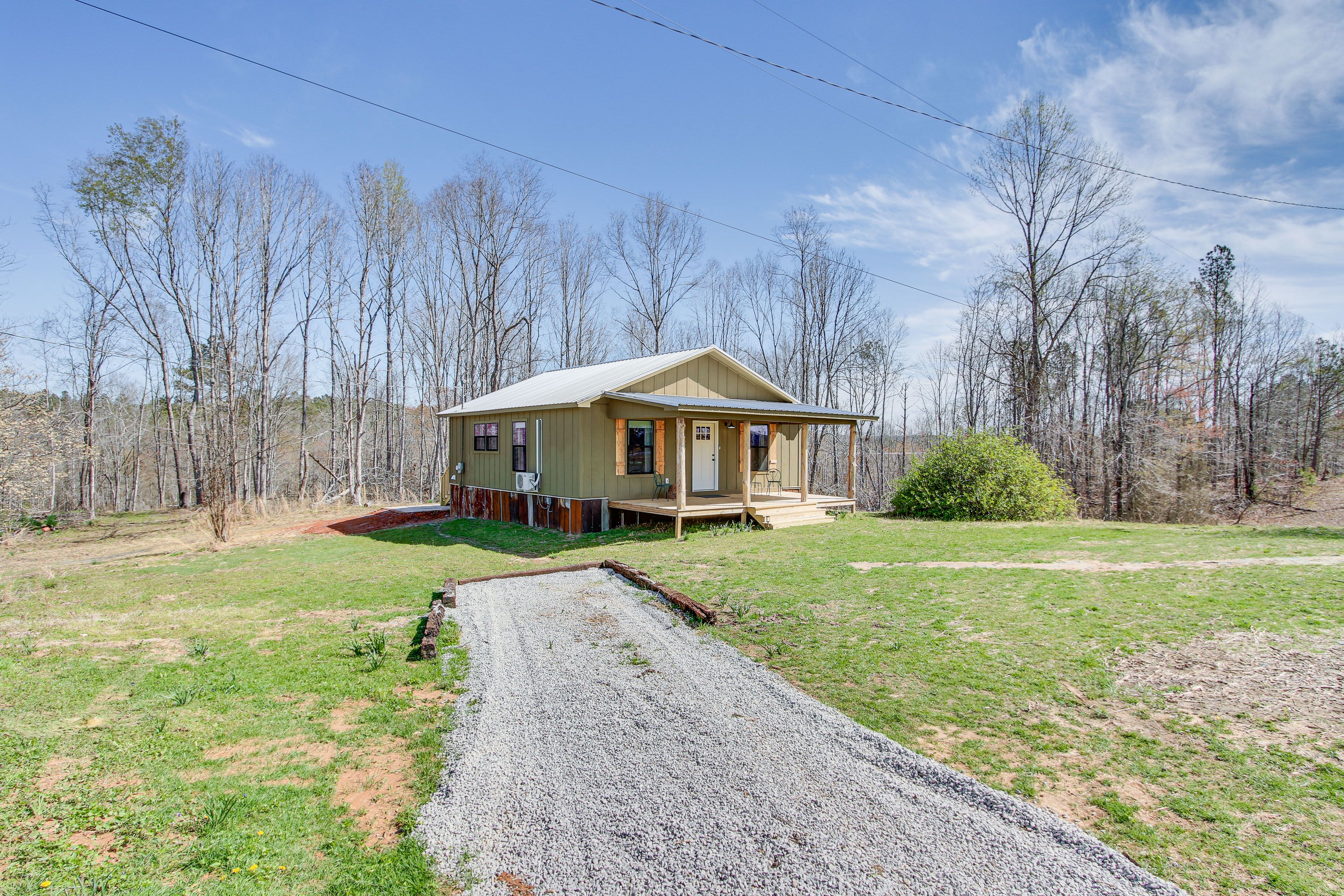 Parking | Driveway (2 Vehicles) | Trailer Welcome