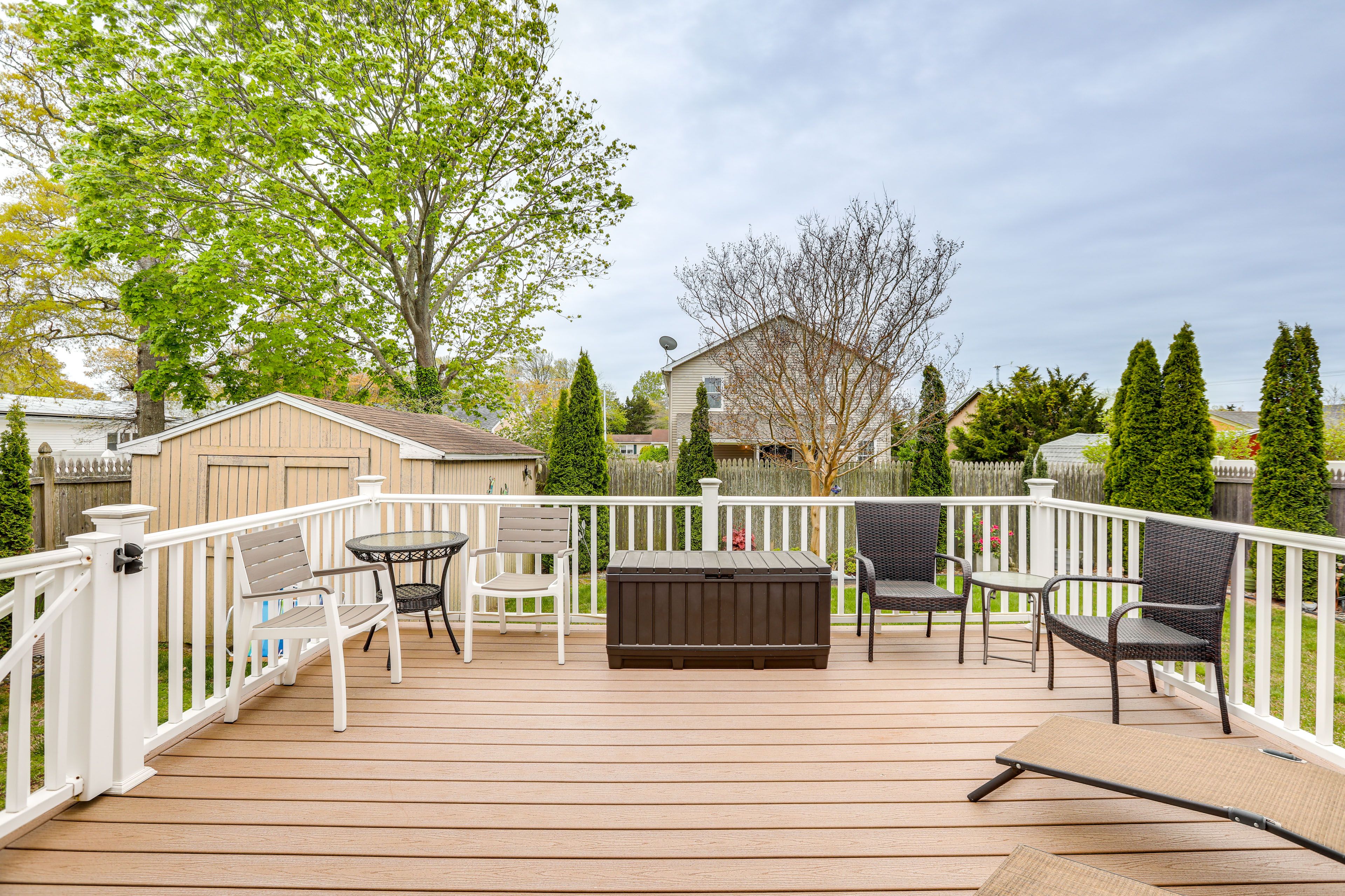 Deck | Outdoor Seating