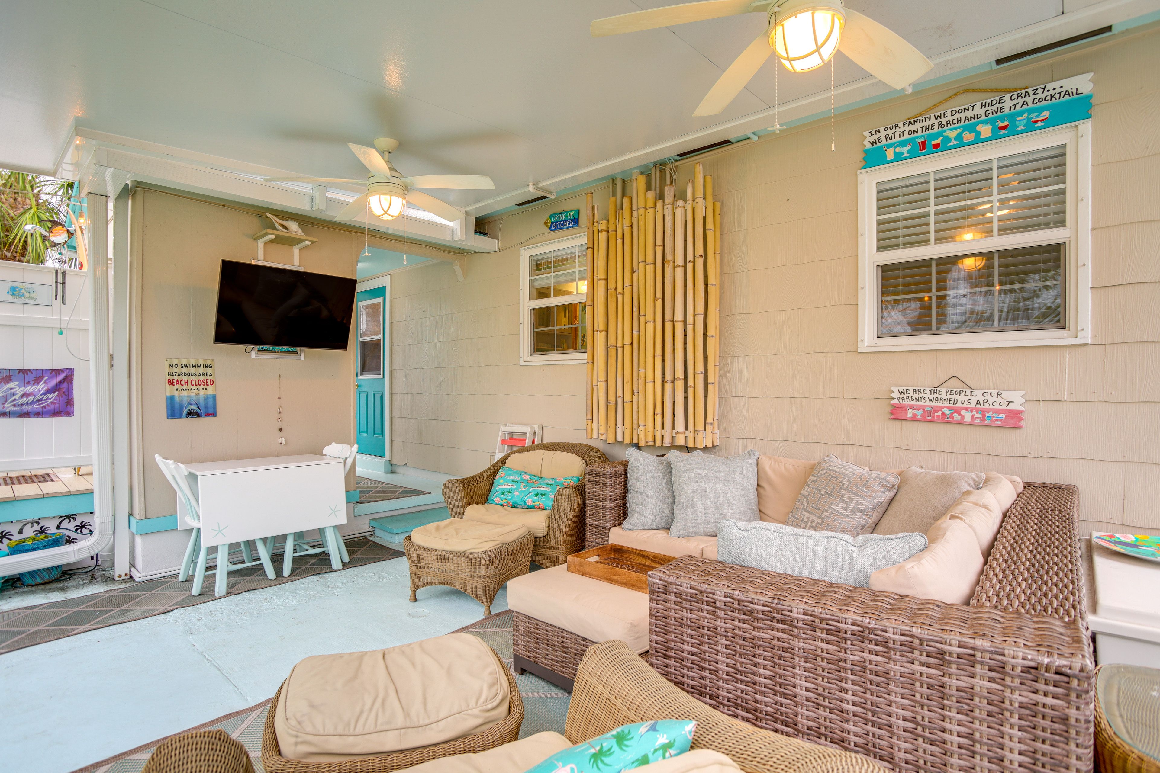 Covered Patio | Smart TV