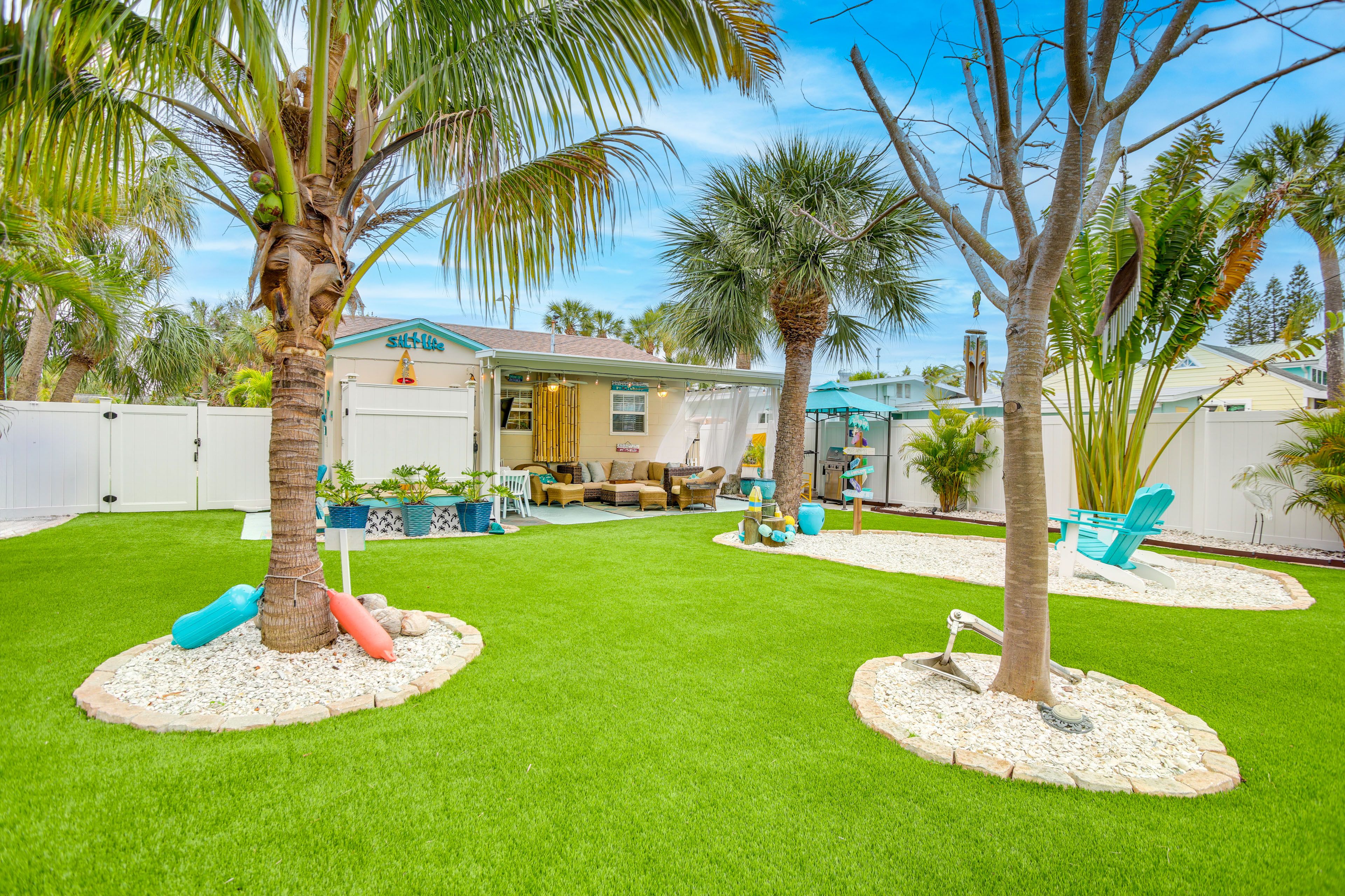 Fenced Backyard | Outdoor Seating