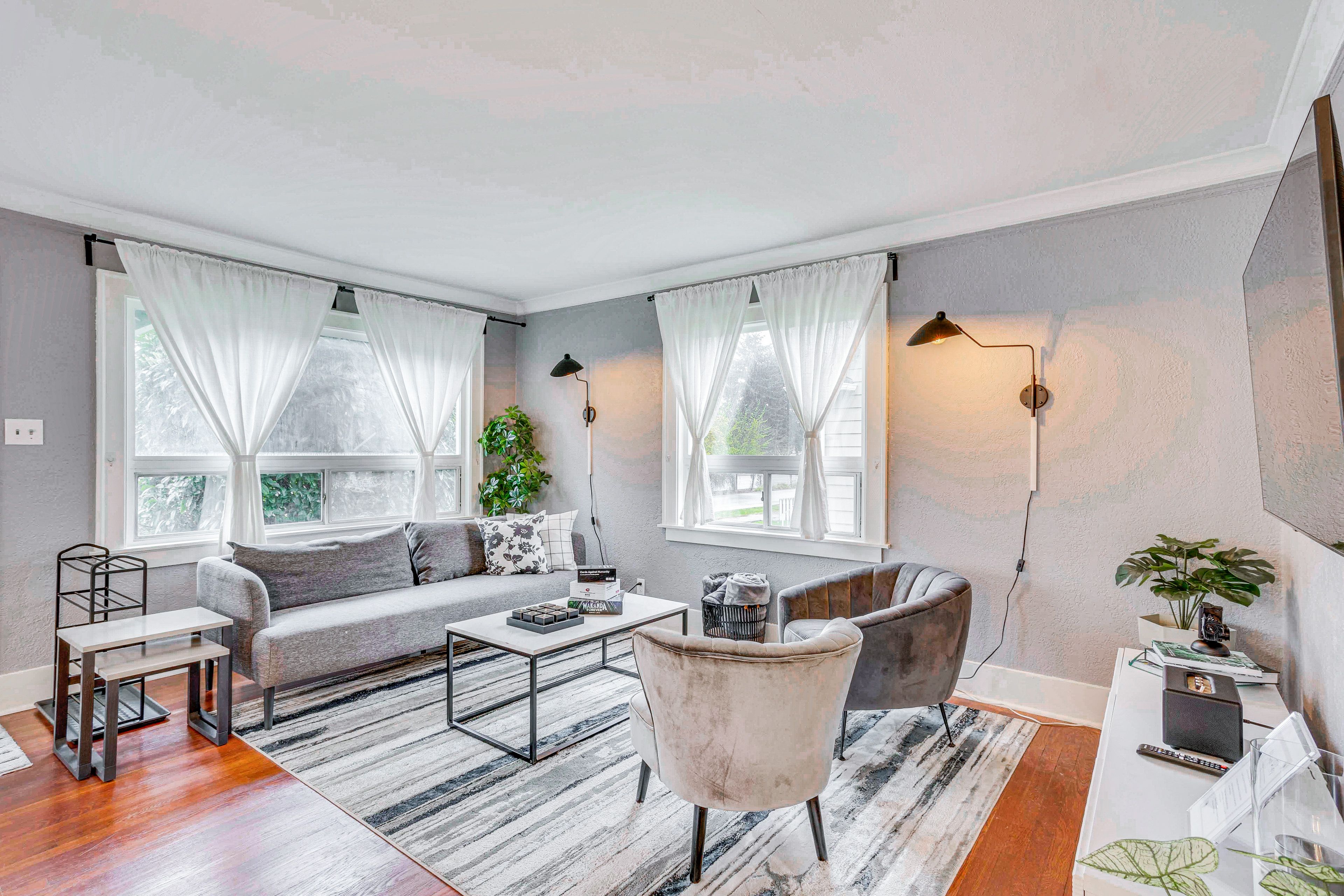 Living Room | Free WiFi | Smart TV | Board Games | 1st Floor