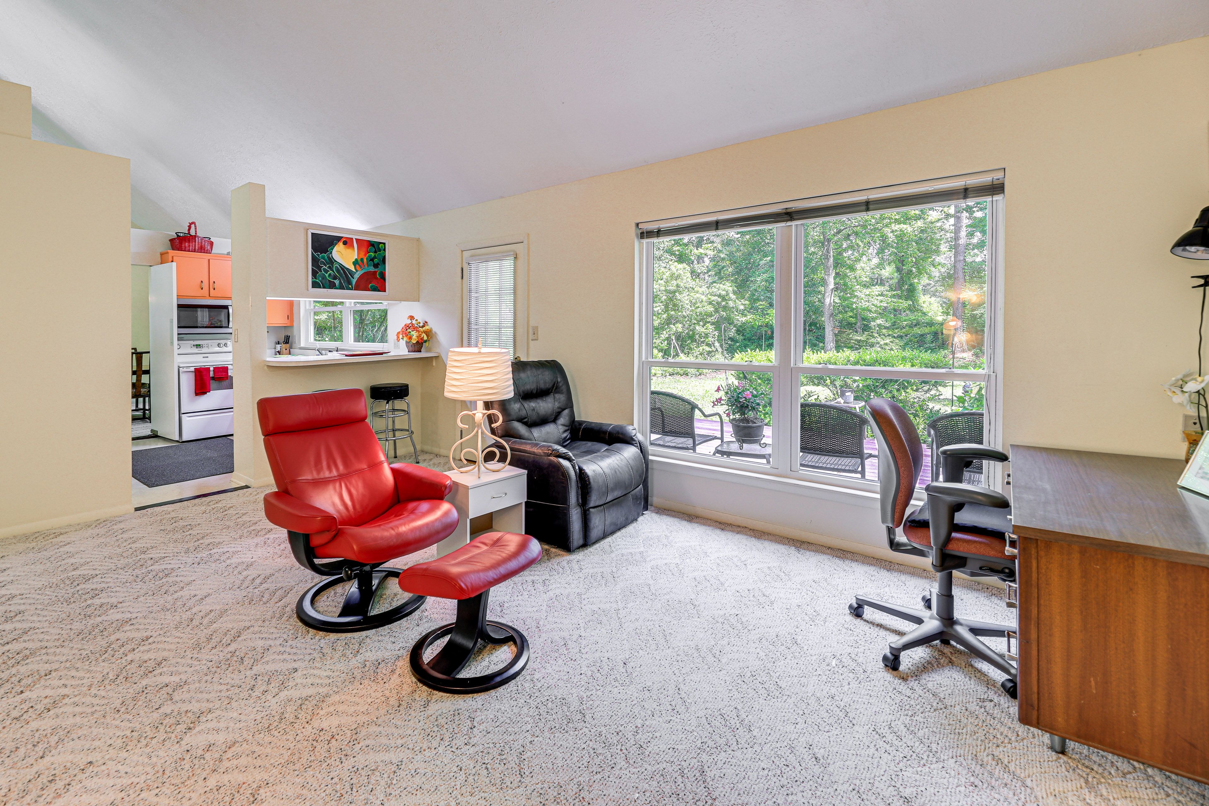 Den | Work Desk | Free WiFi | 1st Floor