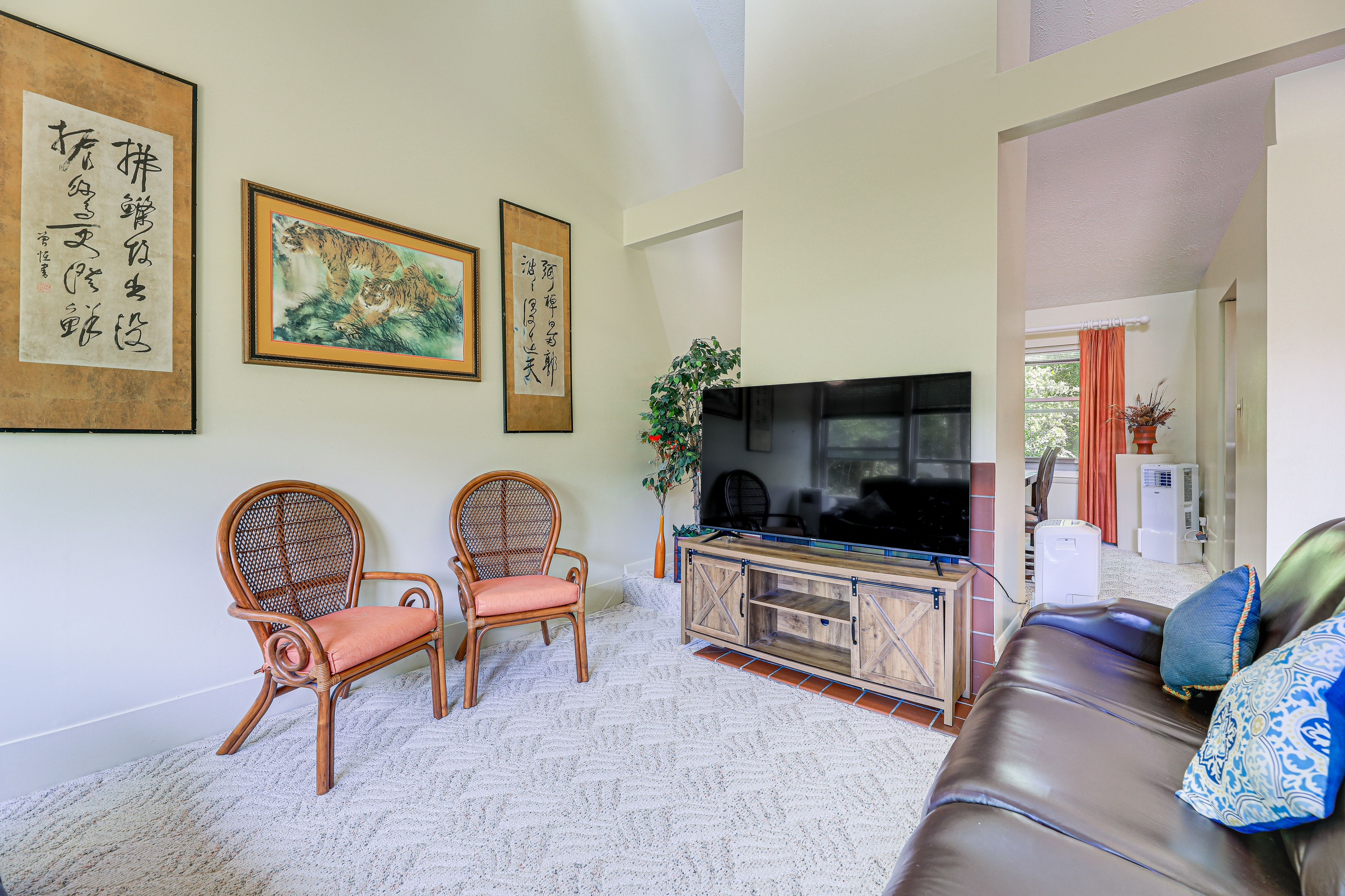 Living Room | Central Heating & A/C
