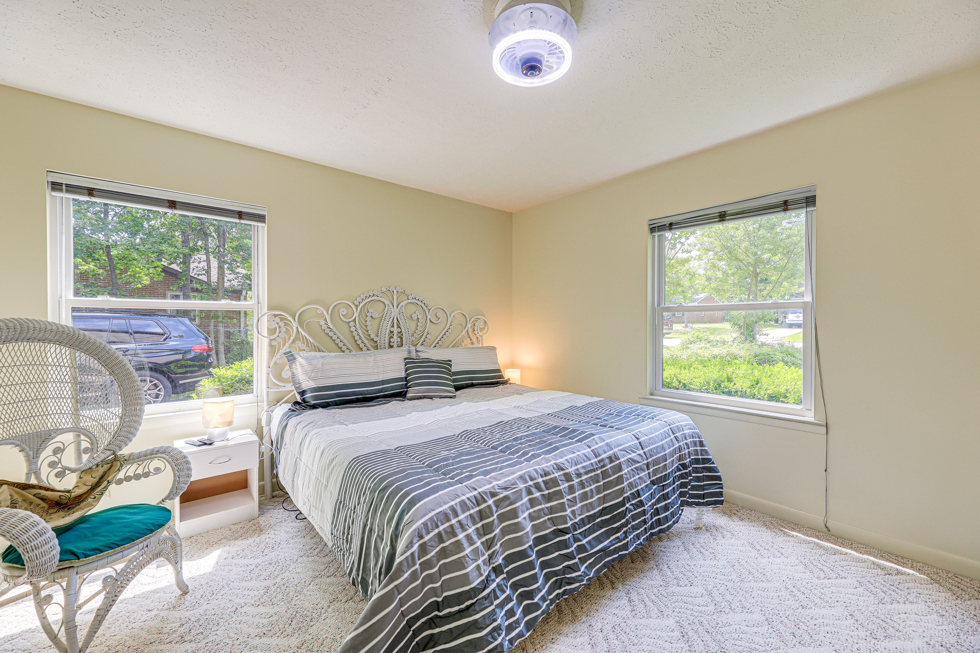 Bedroom 1 | King Bed | En-Suite Bathroom | 1st Floor