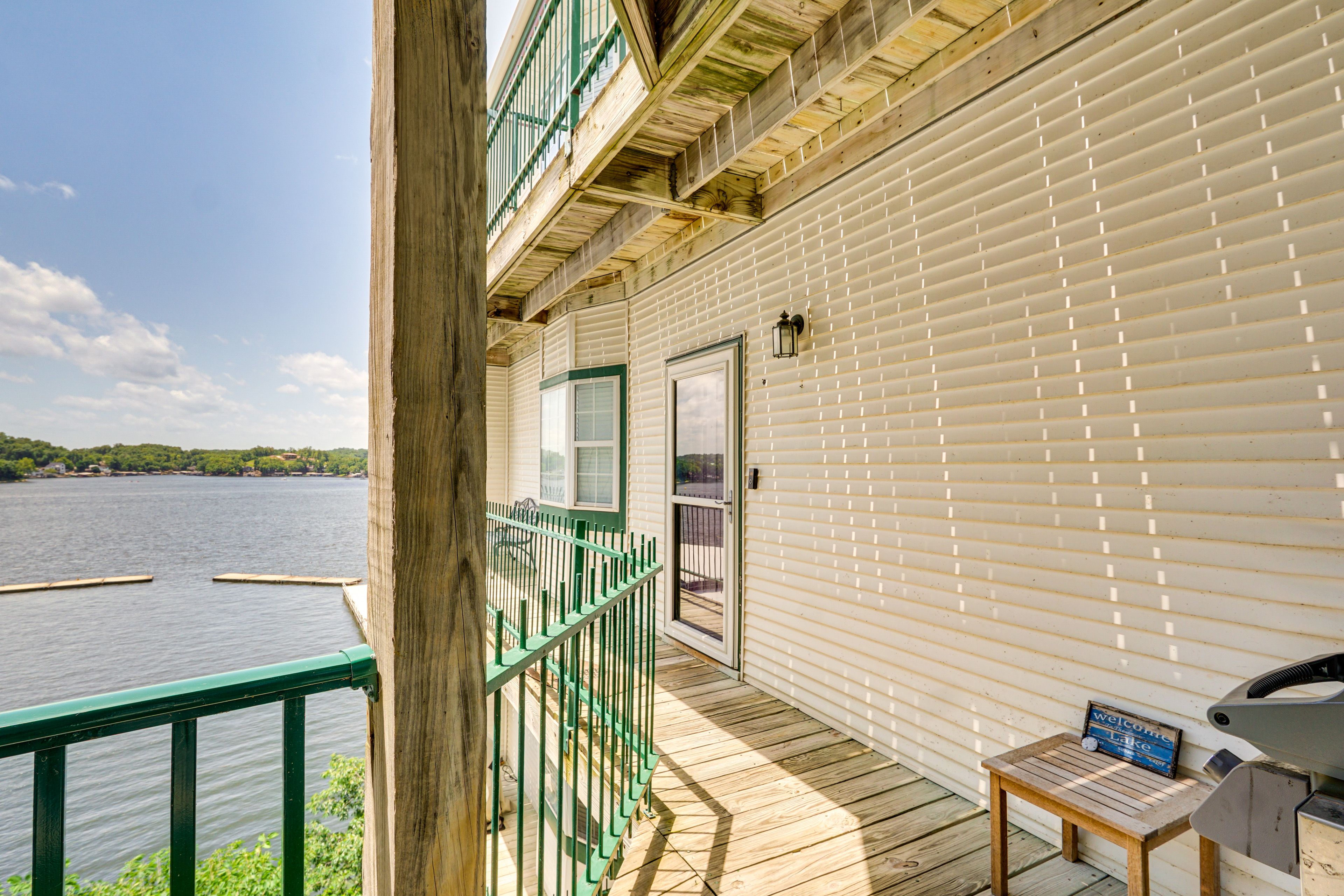 Exterior | Gas Grill