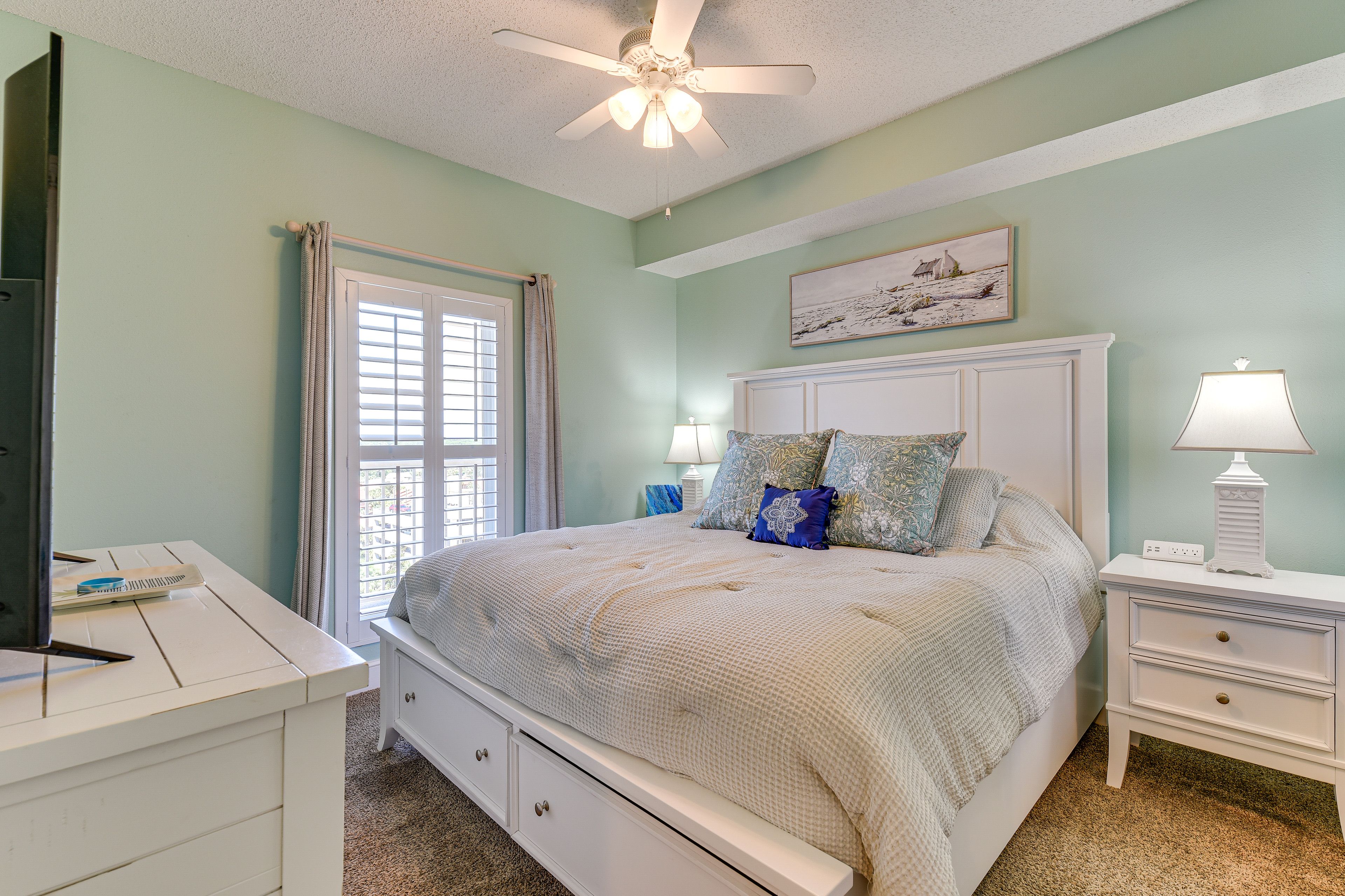 Bedroom 2 | King Bed | En-Suite Bathroom
