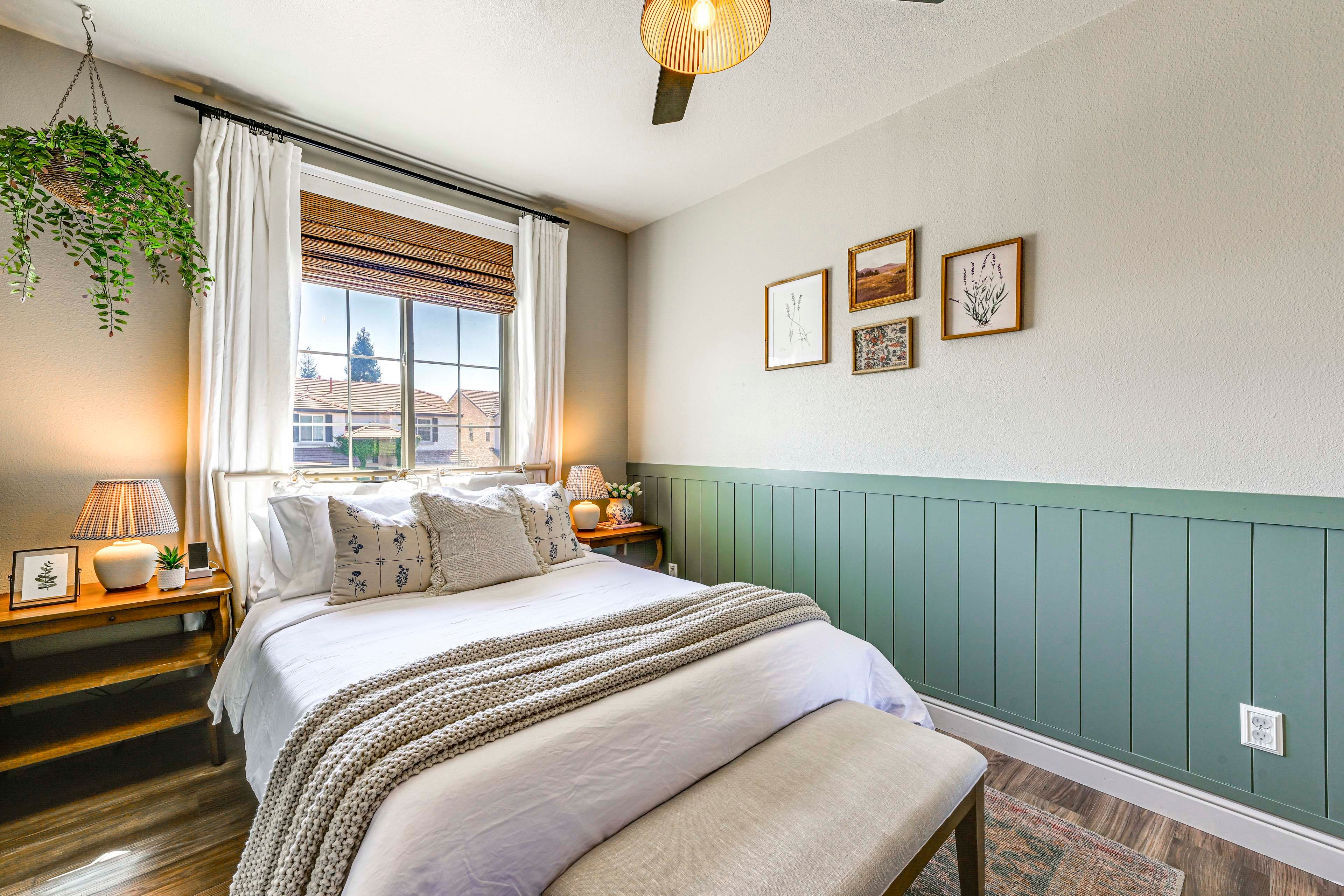 Bedroom 3 | 2nd Floor | Queen Bed