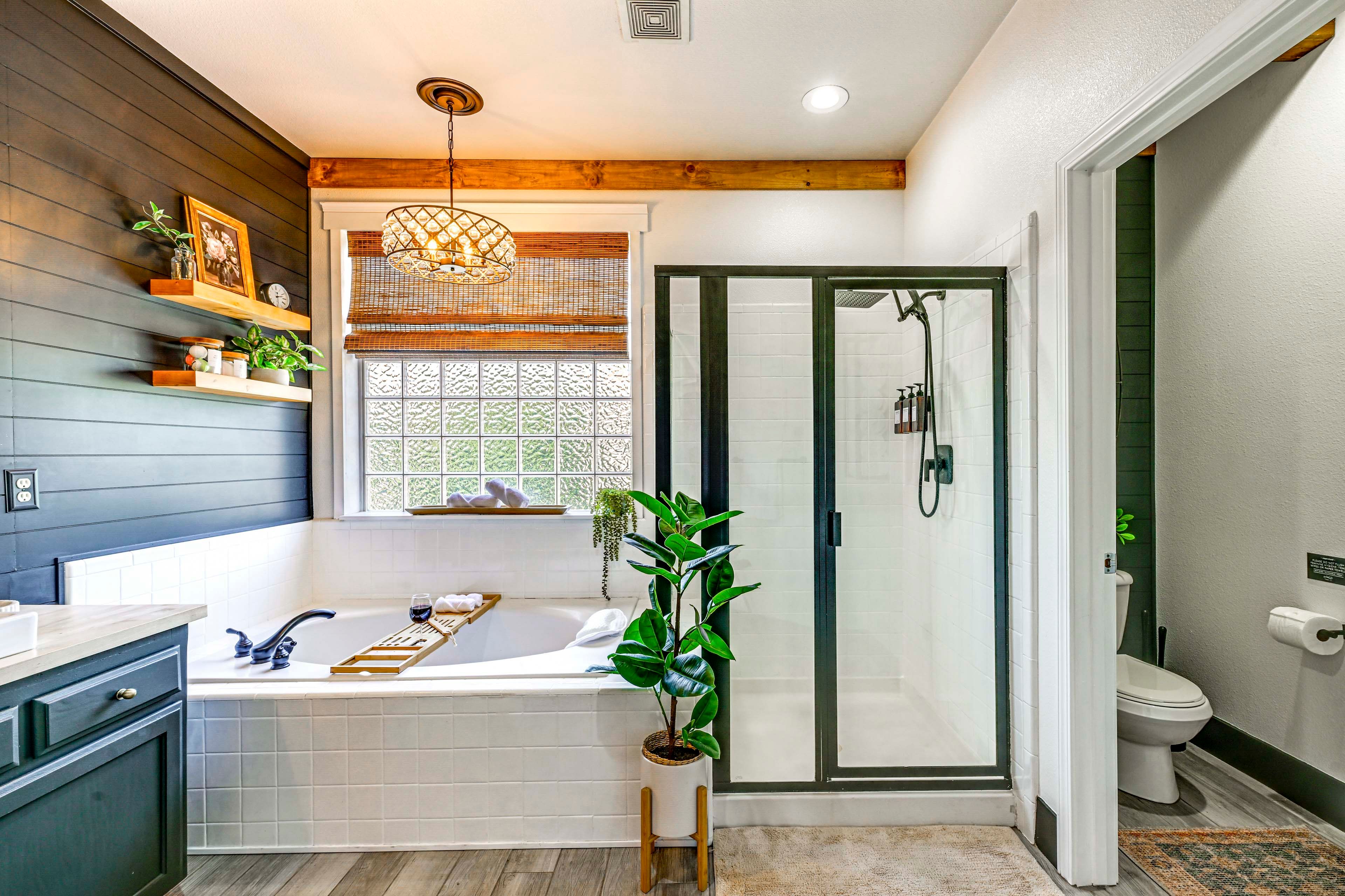 En-Suite Bathroom | 2nd Floor