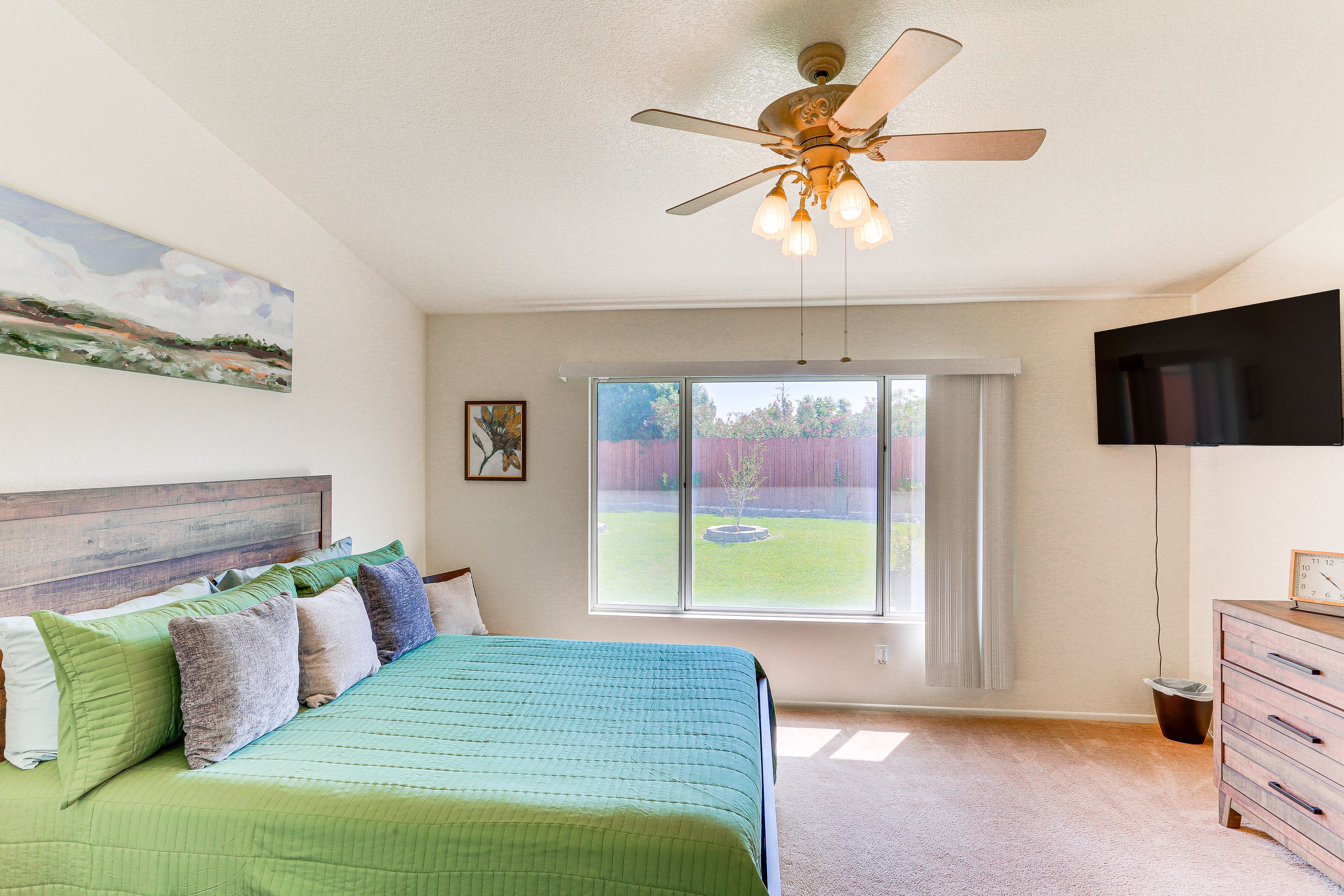 Bedroom 1 | Queen Bed | En-Suite Bathroom