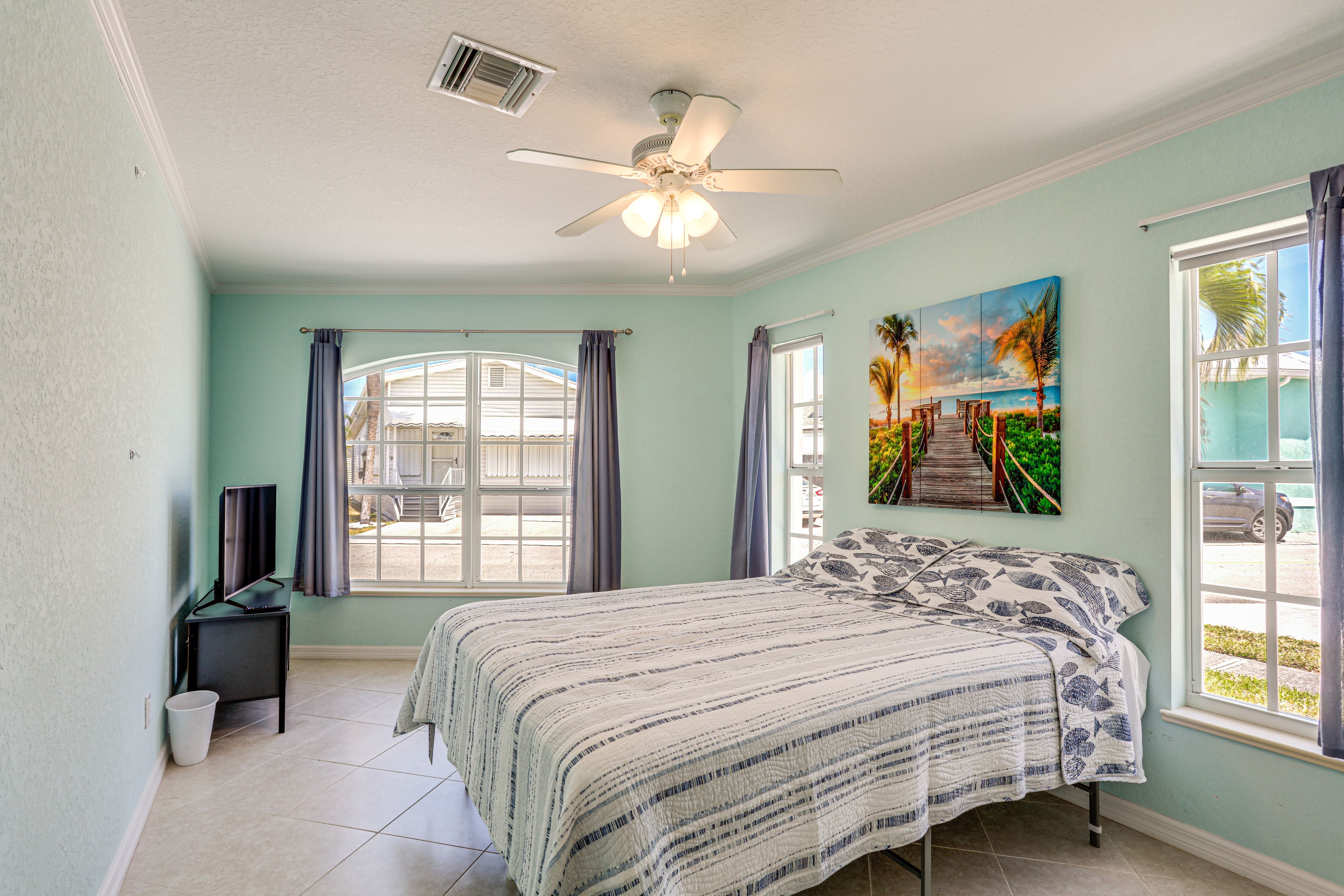 Bedroom 3 | Queen Bed | 1st Floor | Ceiling Fans