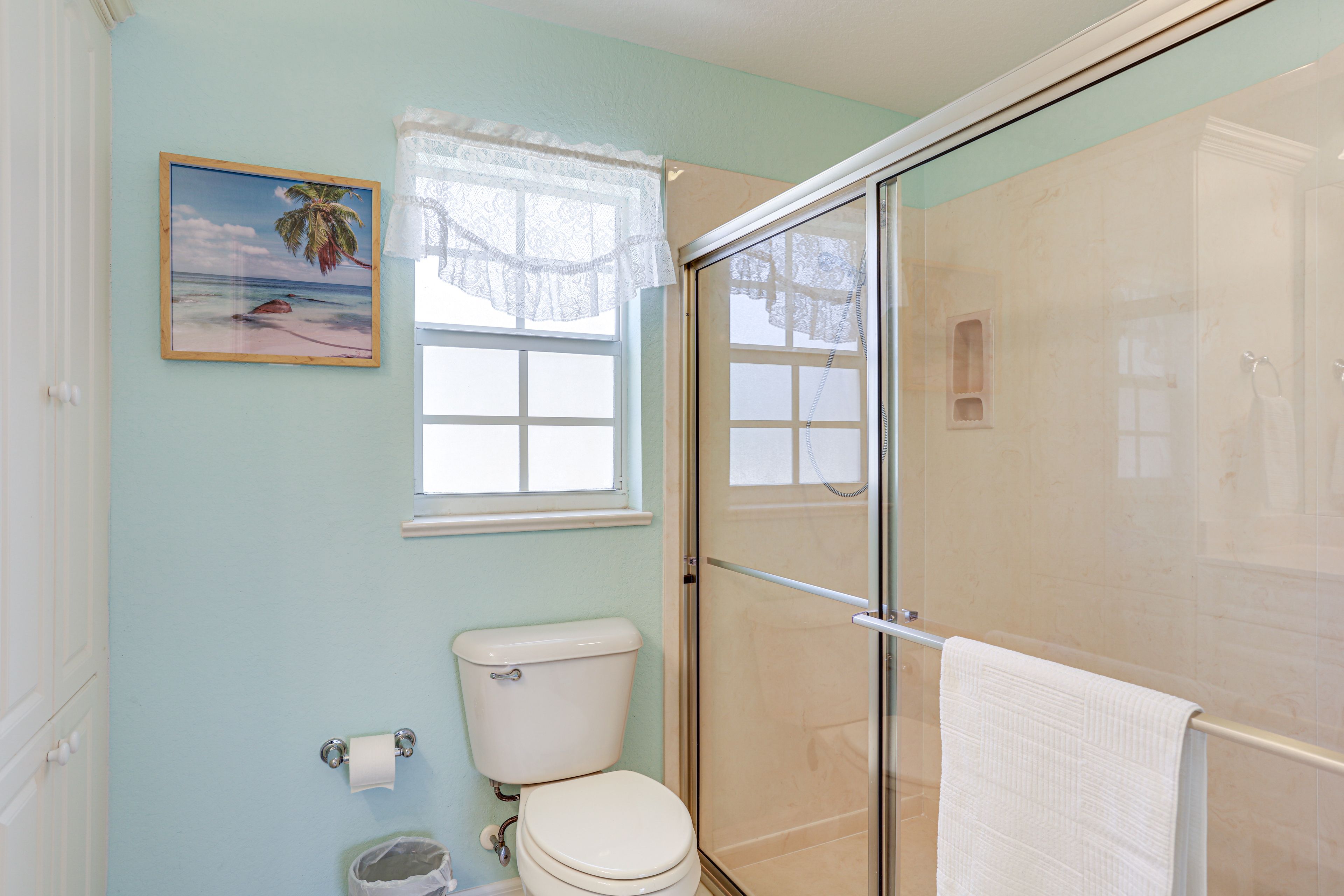 Full Bathroom | 1st Floor