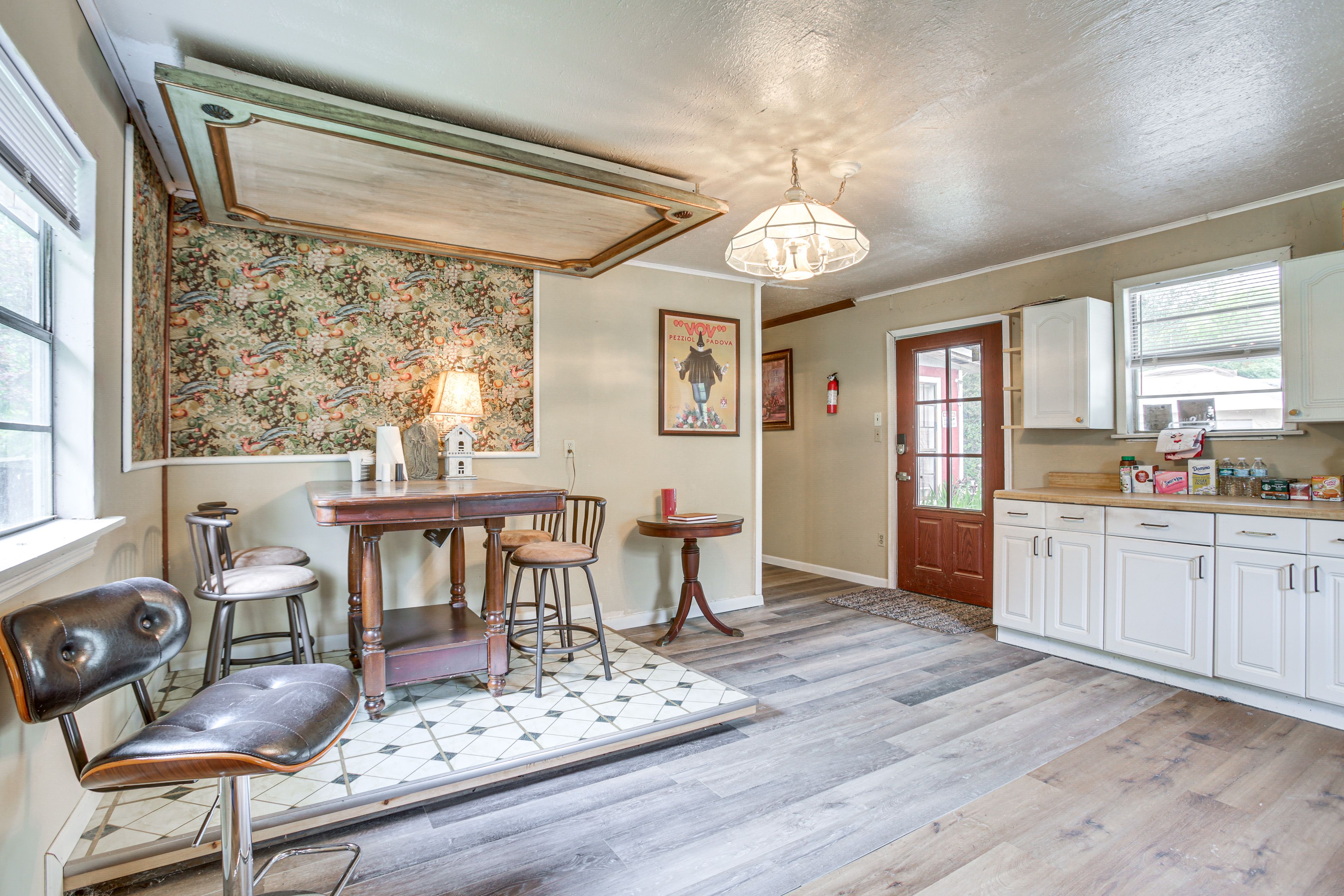 Dining Area | Dishware & Flatware Provided | Free WiFi