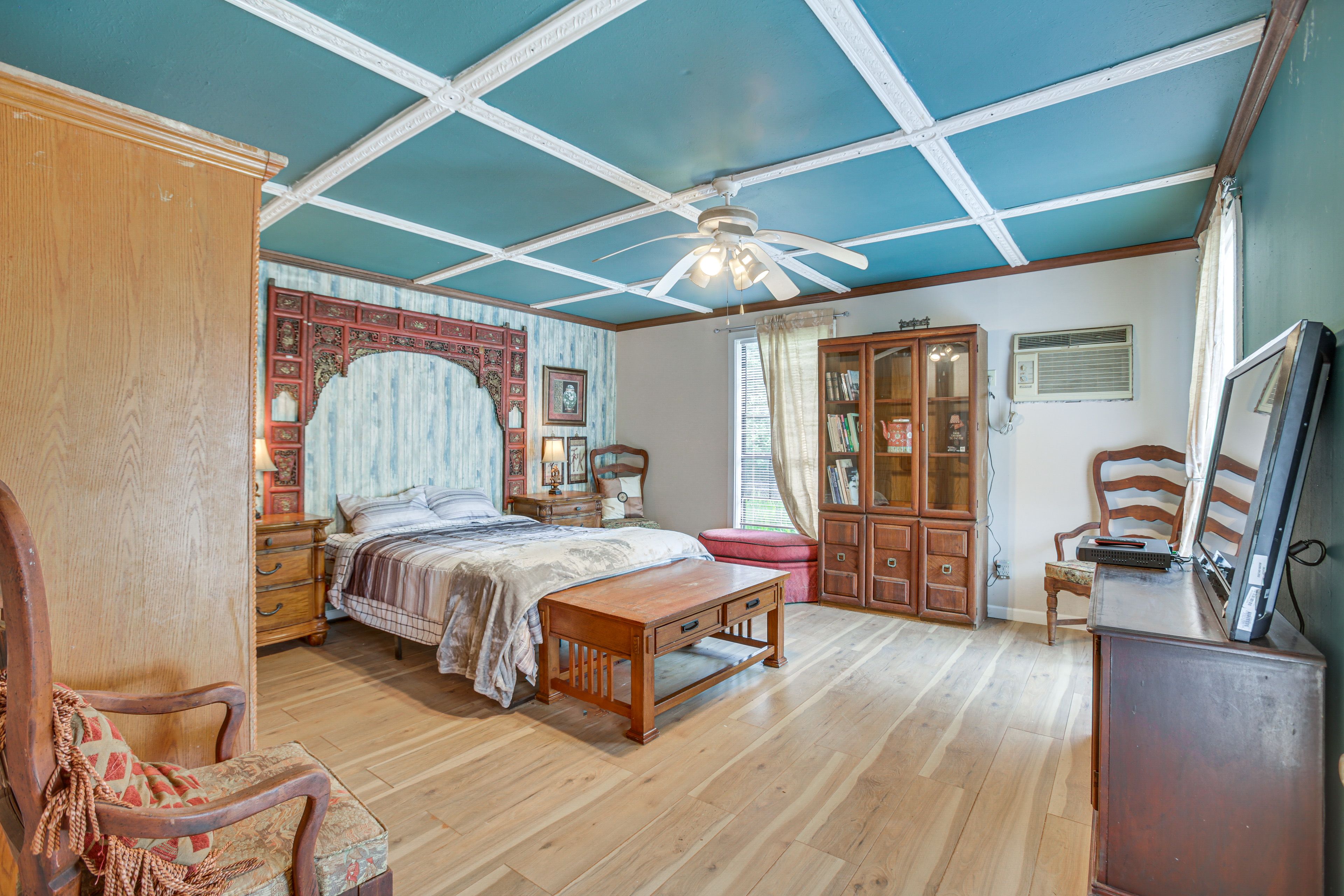 Bedroom 1 | Queen Bed | Linens Provided