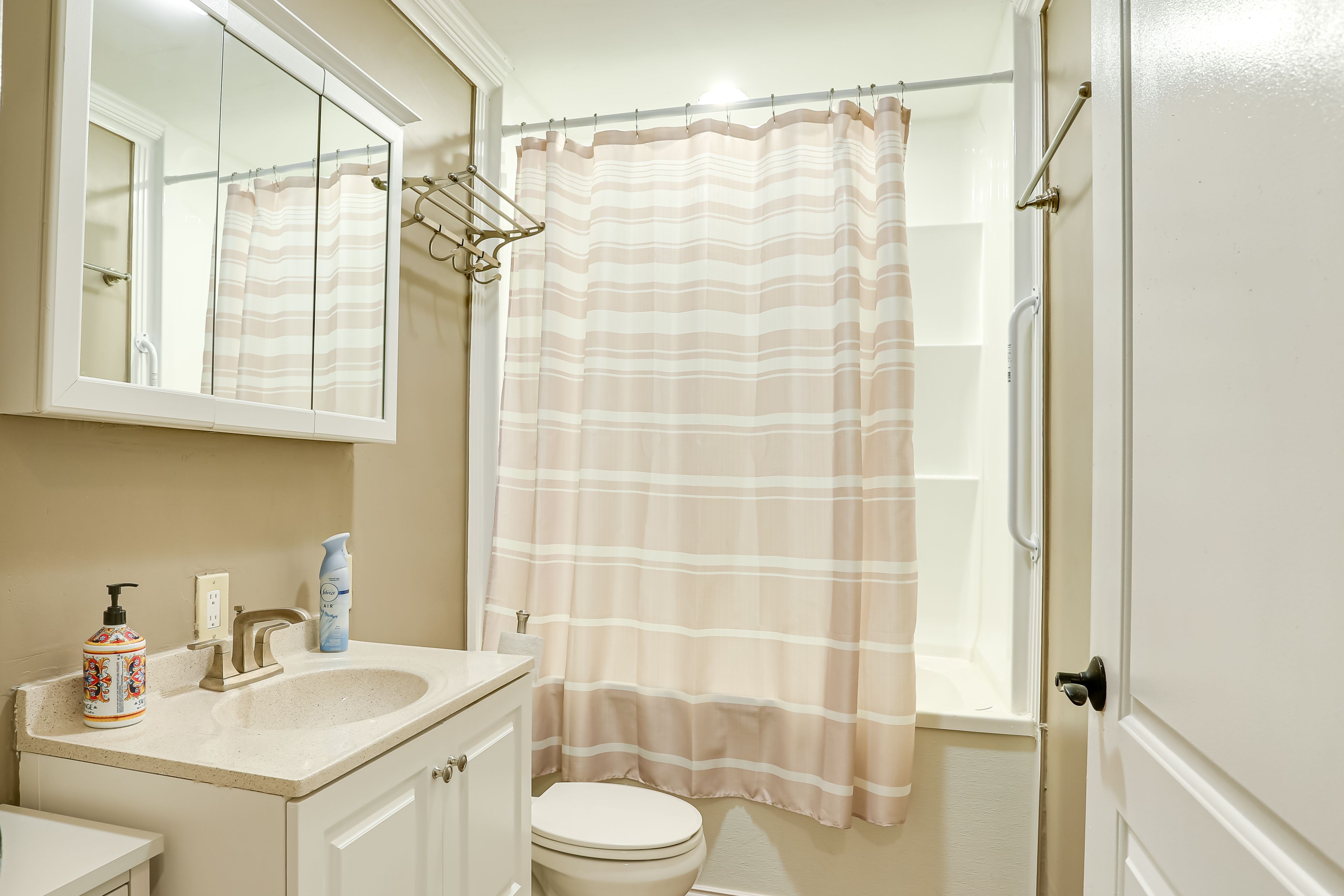 Bathroom | Towels Provided