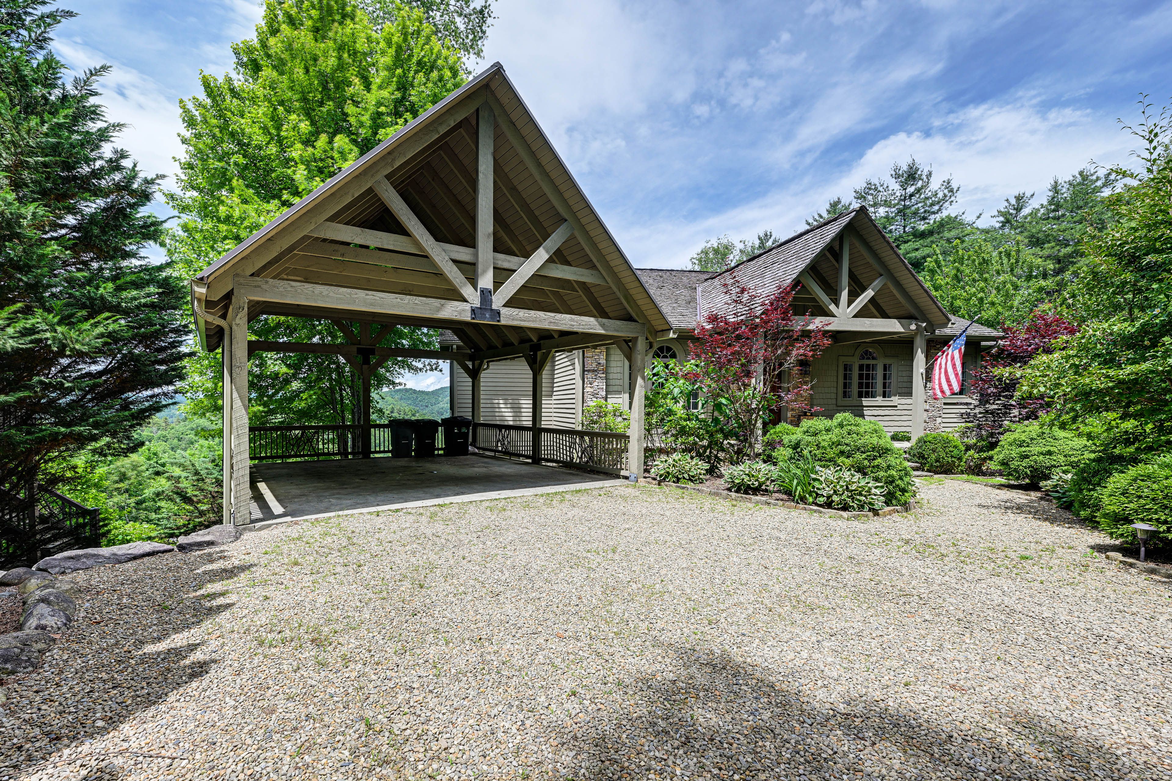 Parking | Carport (2 Vehicles) | Driveway (8 Vehicles)