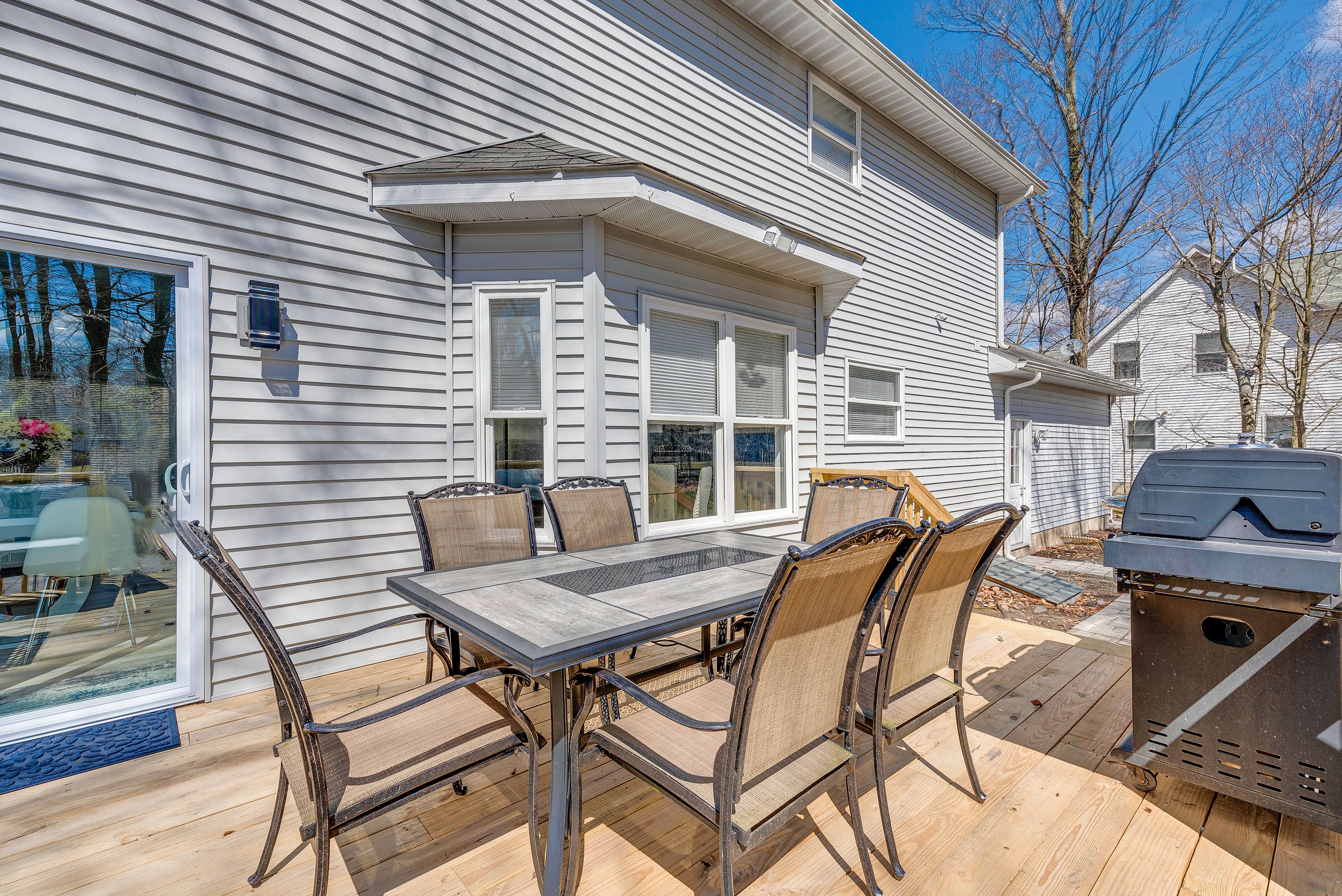 Exterior | Furnished Deck | Outdoor Dining Area | Gas Grill
