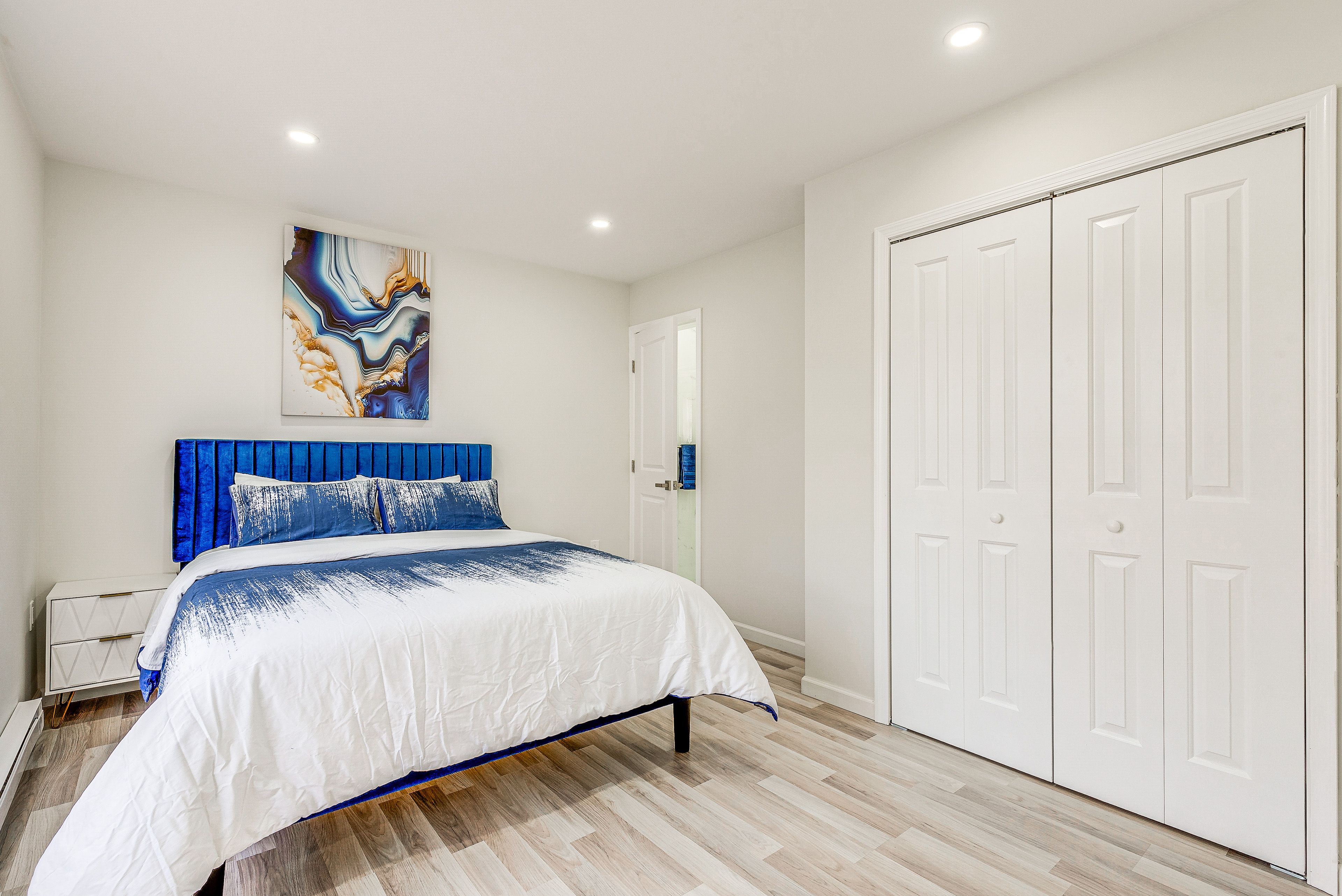 Bedroom 1 | 1st Floor | Queen Bed | Linens Provided