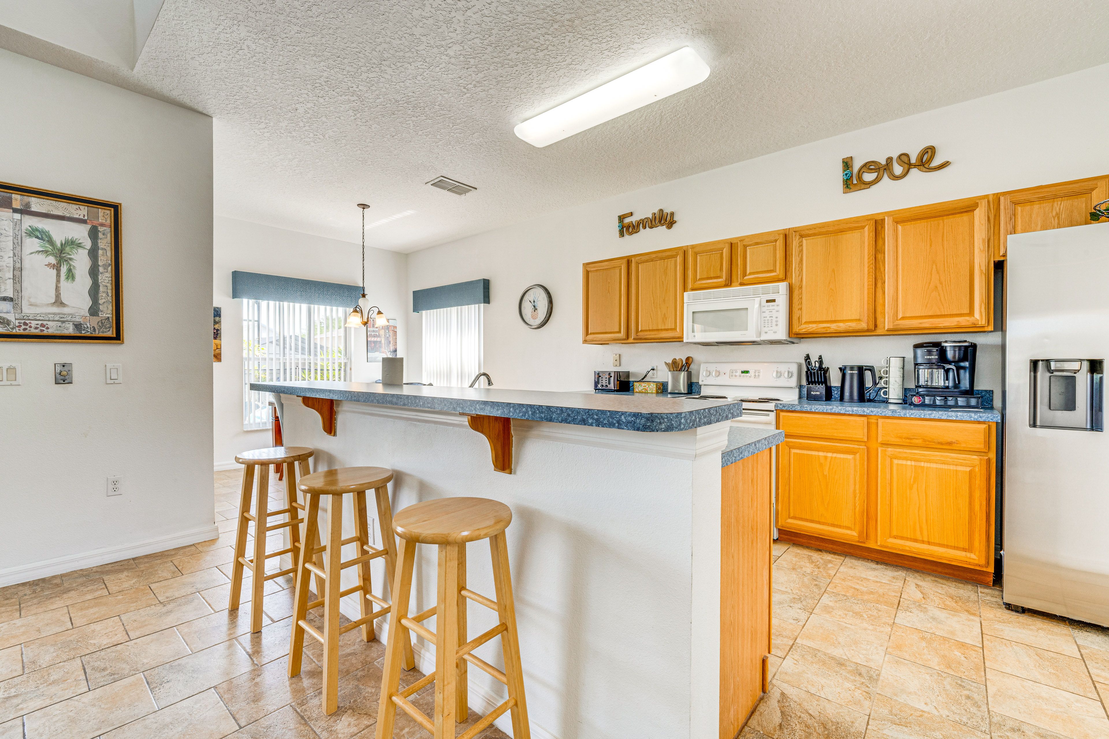 Kitchen | Cooking Basics | Keurig/Drip Coffee Maker | 1st Floor