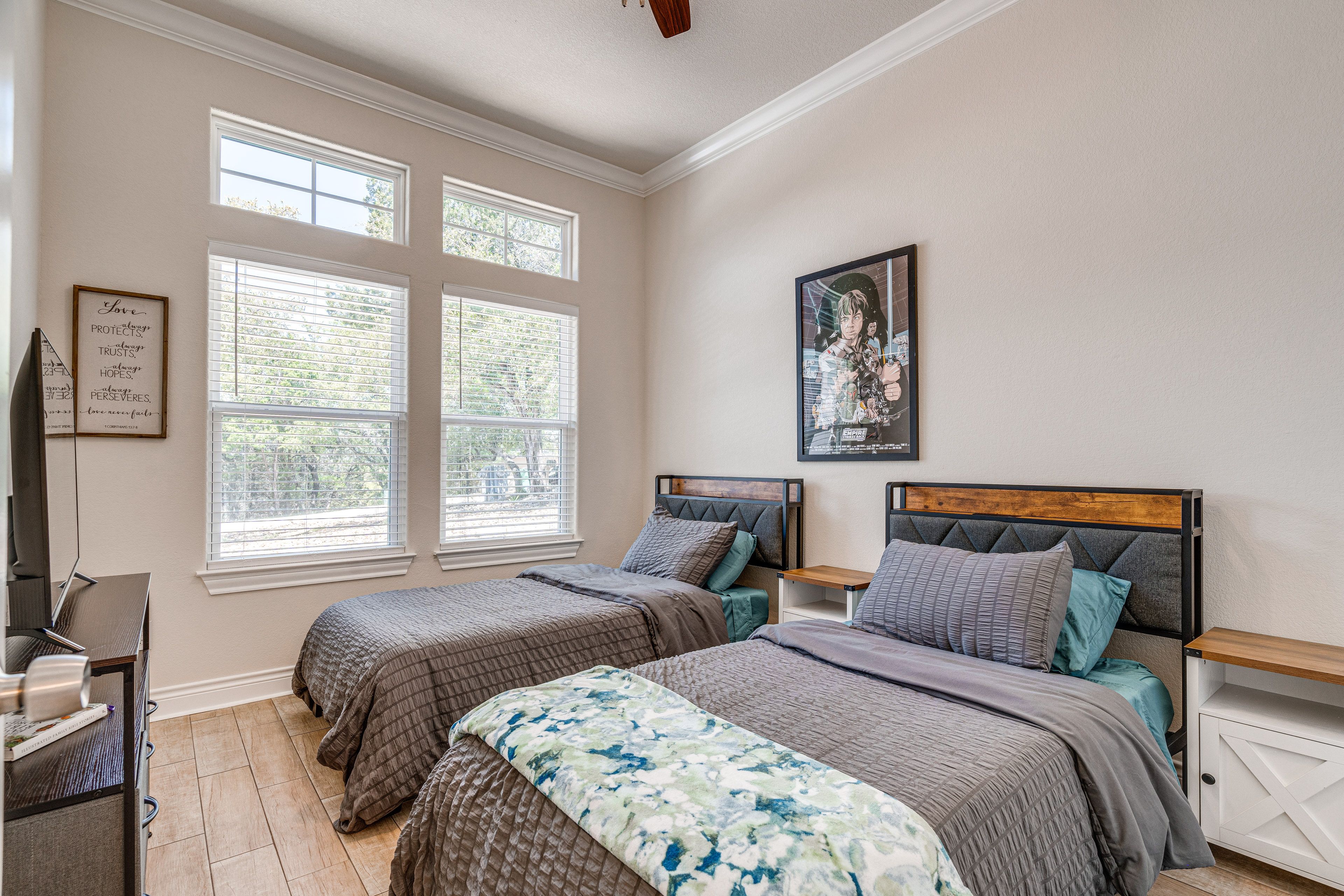 Bedroom 2 | 2 Twin Beds